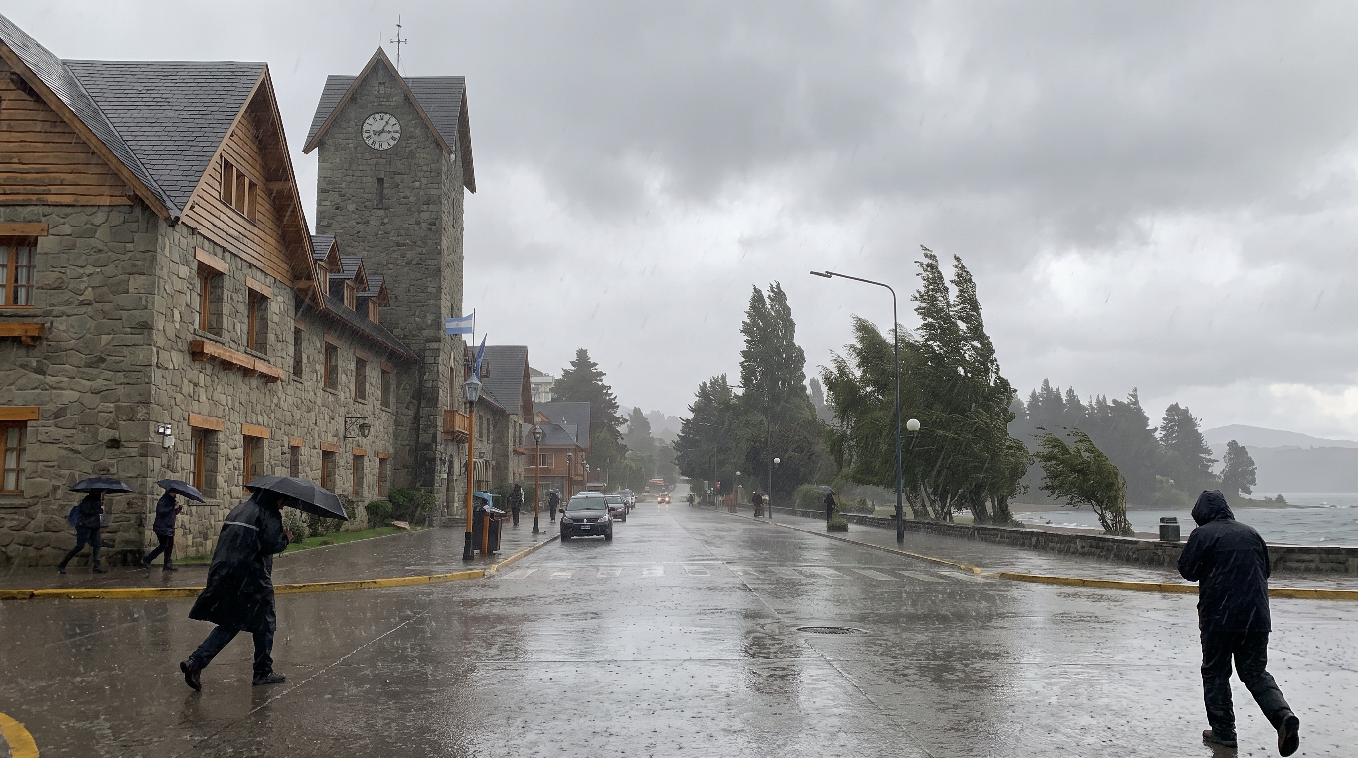 Preocupaci&oacute;n en la cordillera: hay alerta roja por lluvias y fuertes r&aacute;fagas de viento en Neuqu&eacute;n y R&iacute;o Negro
