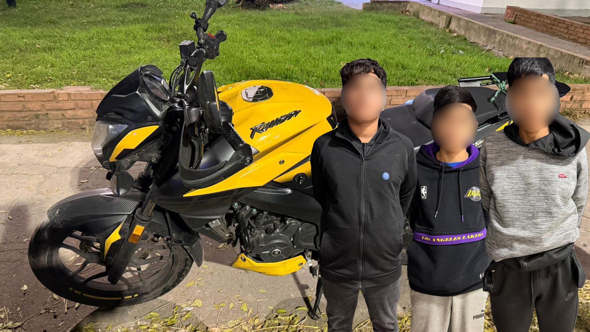 Tres adolescentes robaron una moto y fueron detenidos en la Villa 15: uno de los menores, de 13 a&ntilde;os, ten&iacute;a seis antecedentes