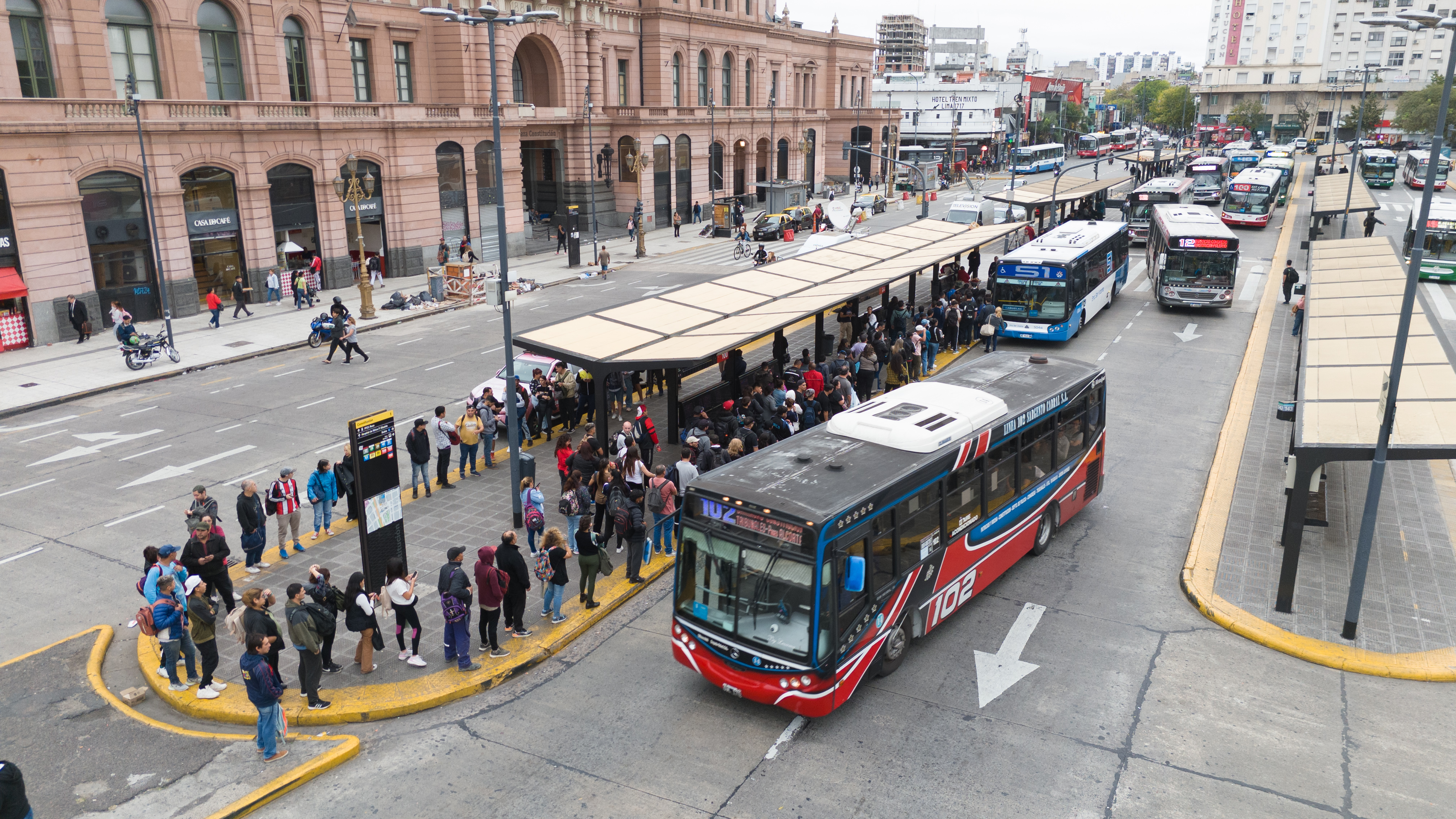 Con celebraciones en todo el territorio, Siria conmemoró el primer aniversario del fin del régimen de Bashar Al Assad