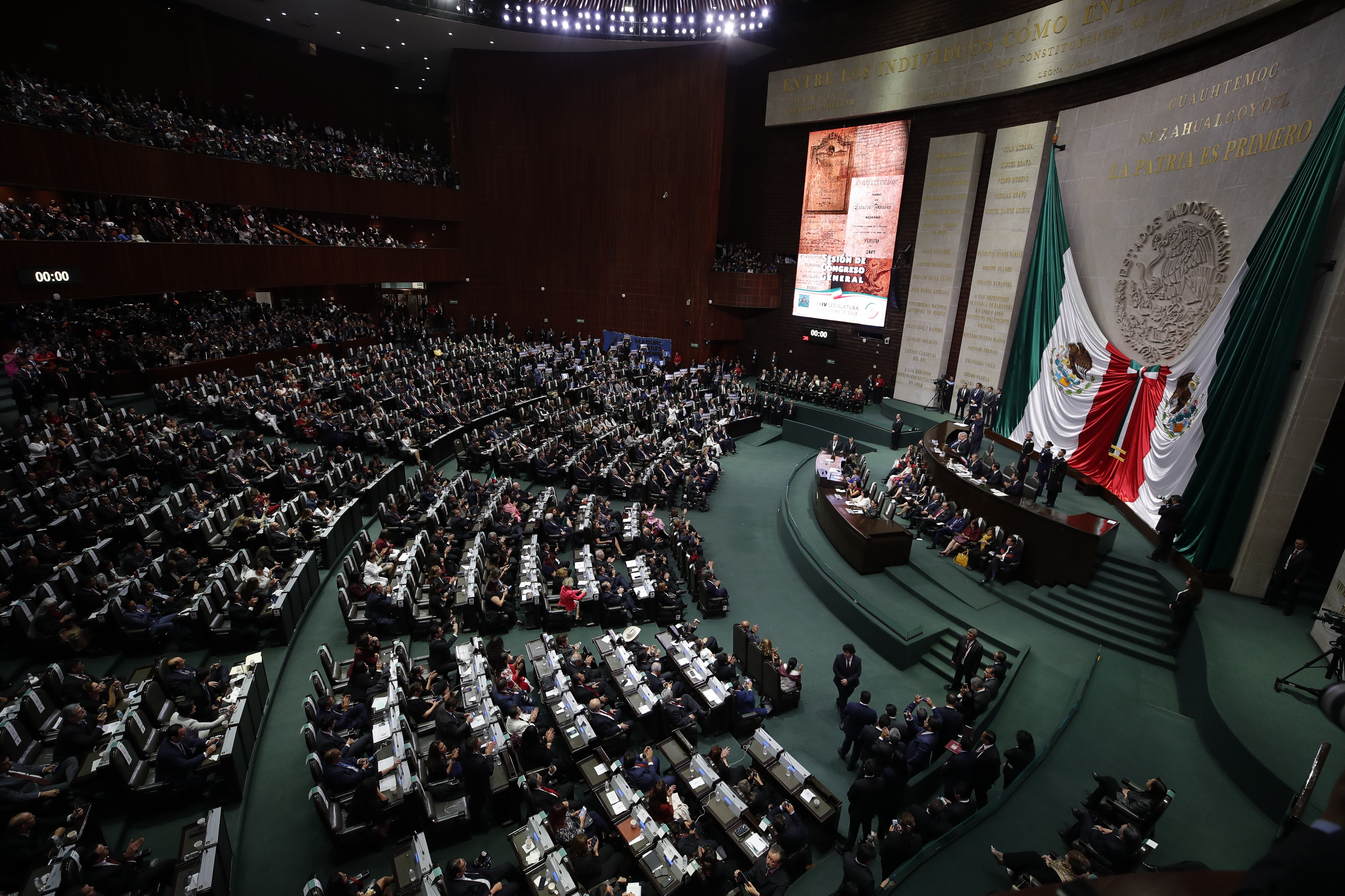 Fotografía de archivo que muestra una vista general de la Cámara de Diputados, en Ciudad de México. EFE/José Méndez

