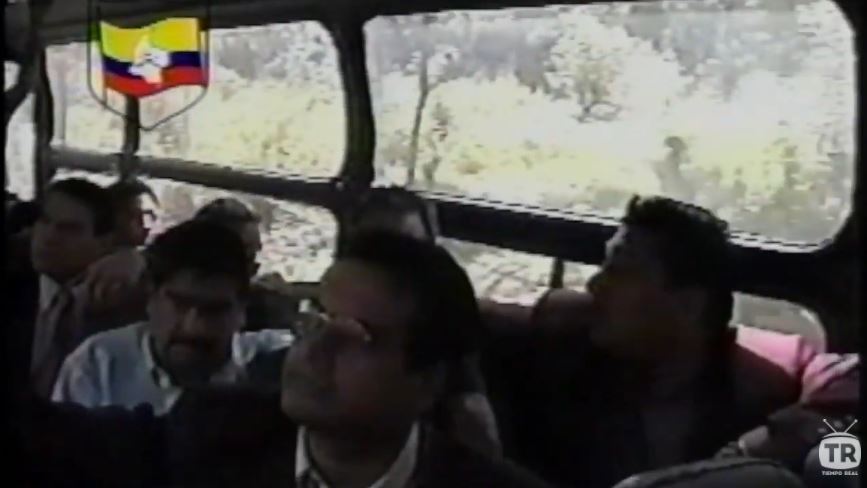 Video grabado por las Farc en el momento del secuestro. A la izquierda Héctor Arismendy.