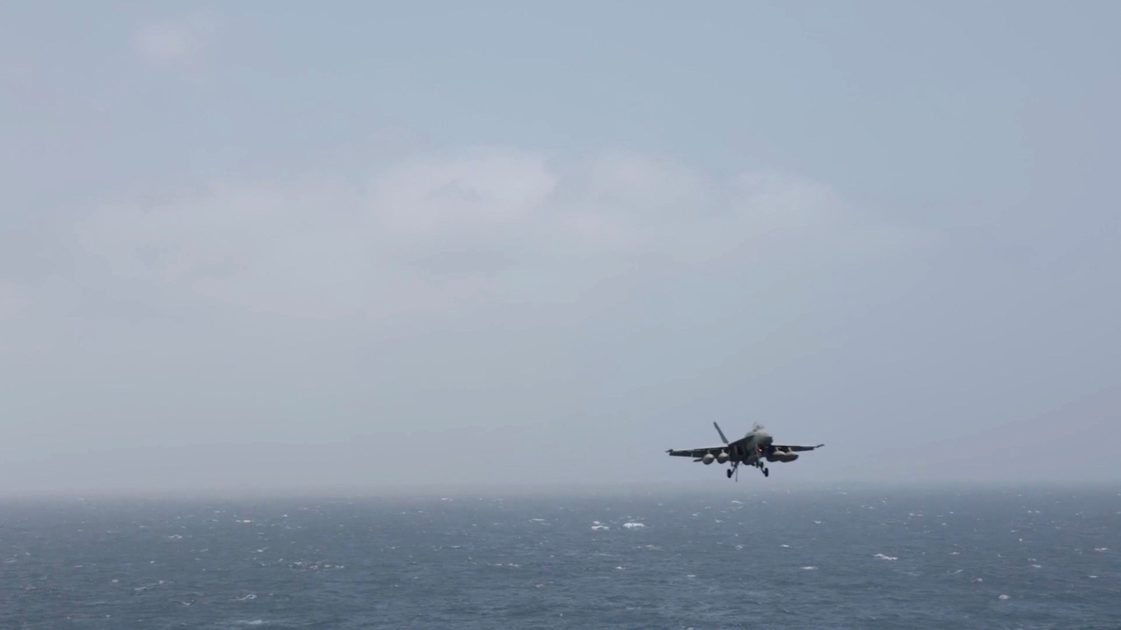 Estados Unidos realiz&oacute; operaciones diurnas contra Ir&aacute;n para evitar nuevos ataques a barcos comerciales en el estrecho de Ormuz