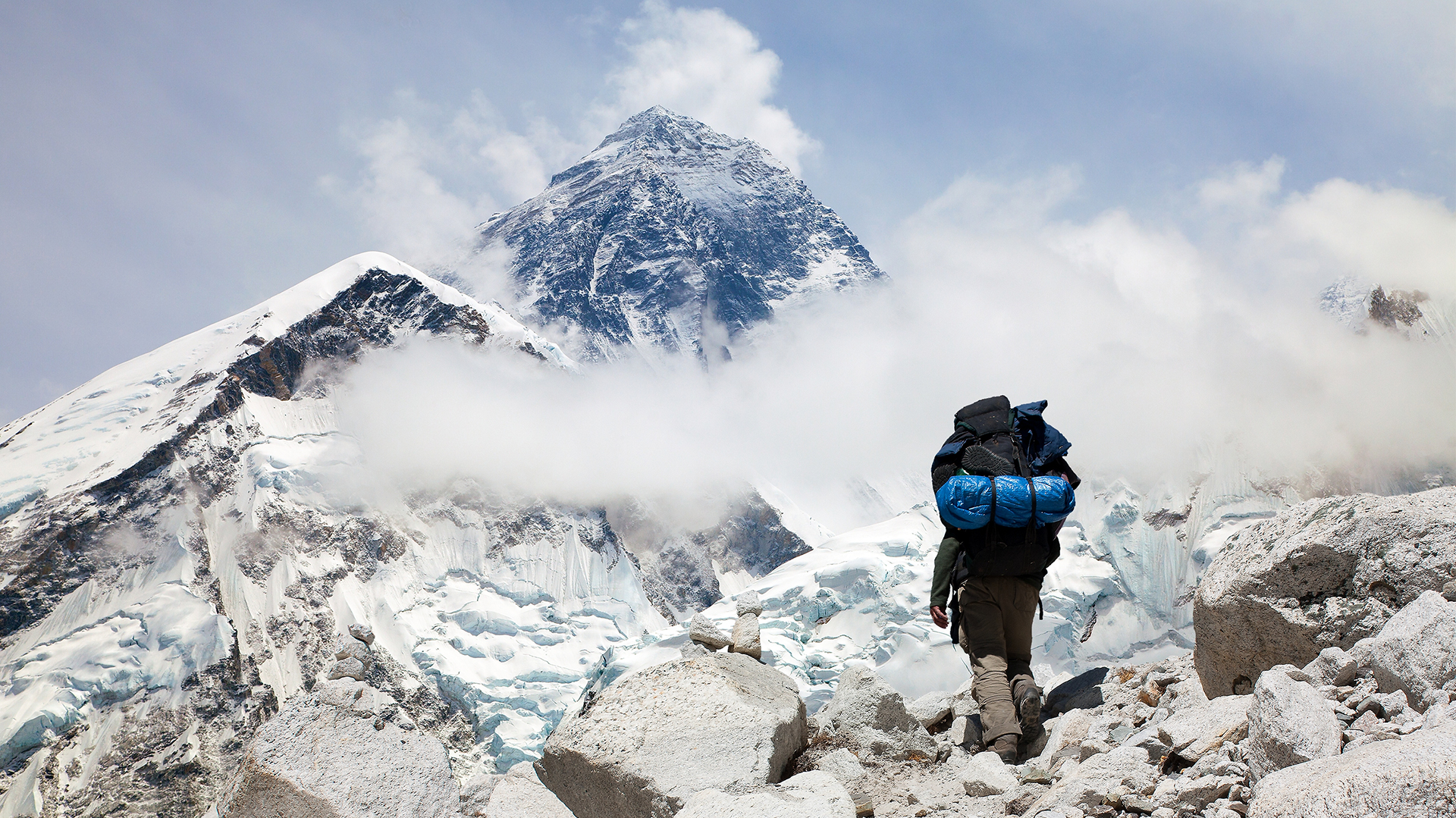 Alerta patógenos: detectaron gérmenes congelados de alpinistas en el Monte Everest 