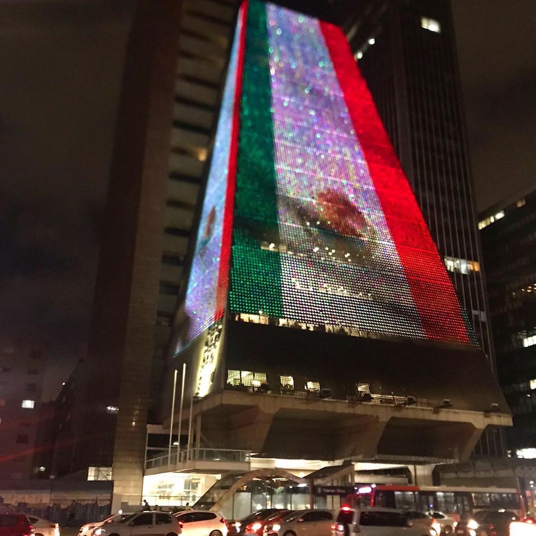 Edificio de Sao Paulo, Brasil, iluminado con la bandera de México (Foto: Instagram@marcelo.ebrard)