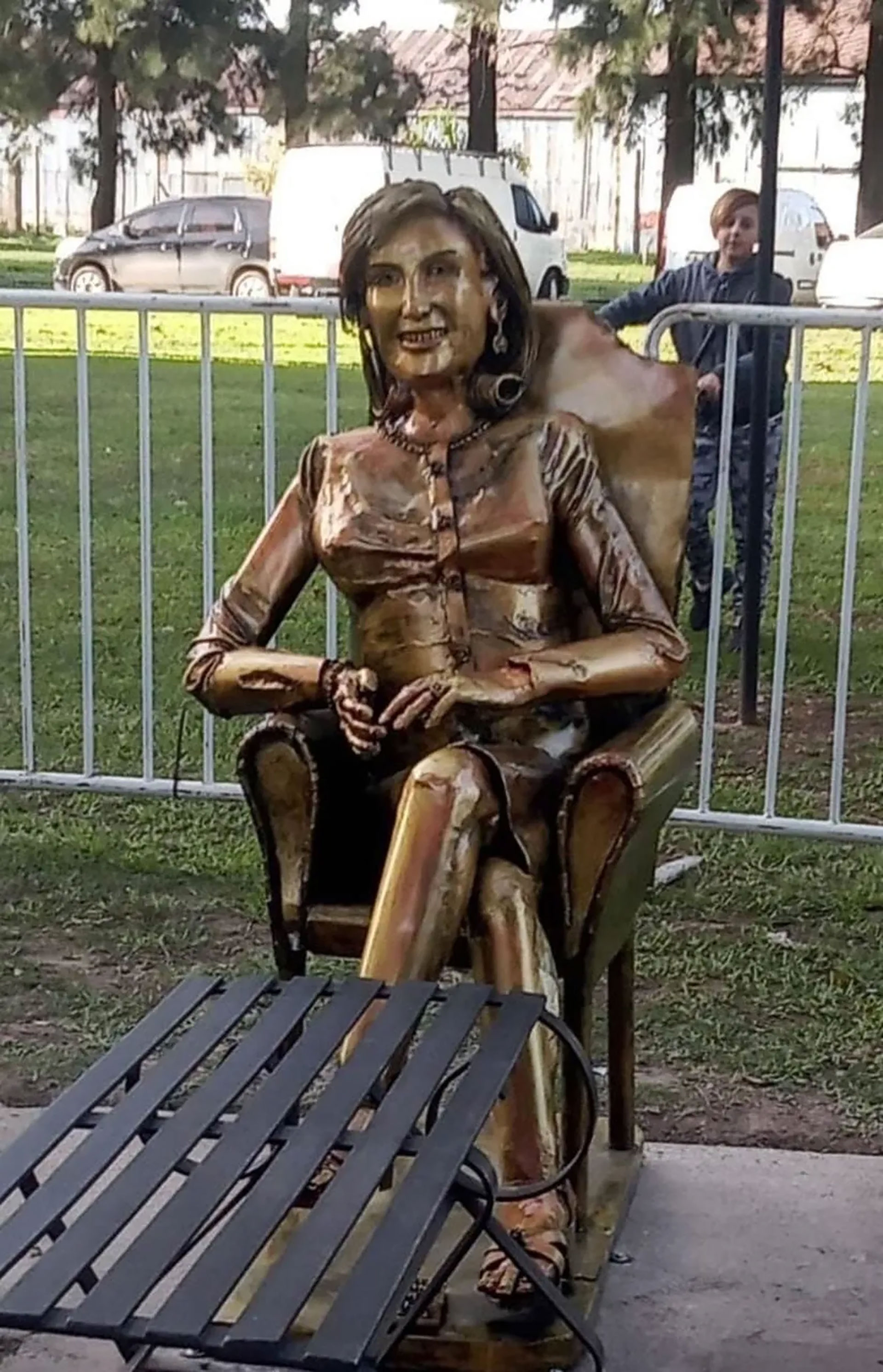 La estatua de Mirtha Legrand en Villa Cañás