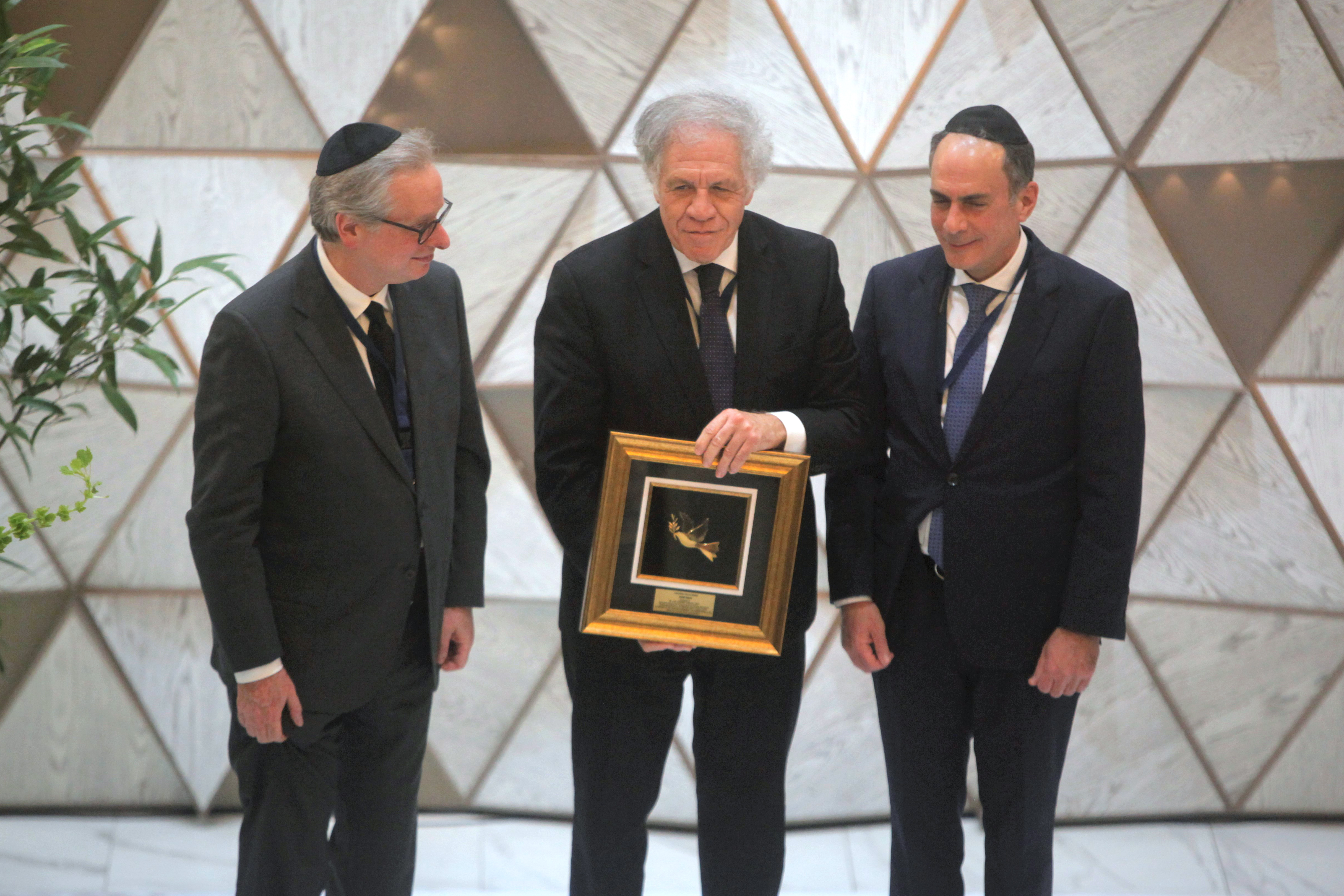 Luis Almagro fue distinguido por la comunidad judía de Panamá con el Premio Shalom por su lucha contra el antisemitismo 