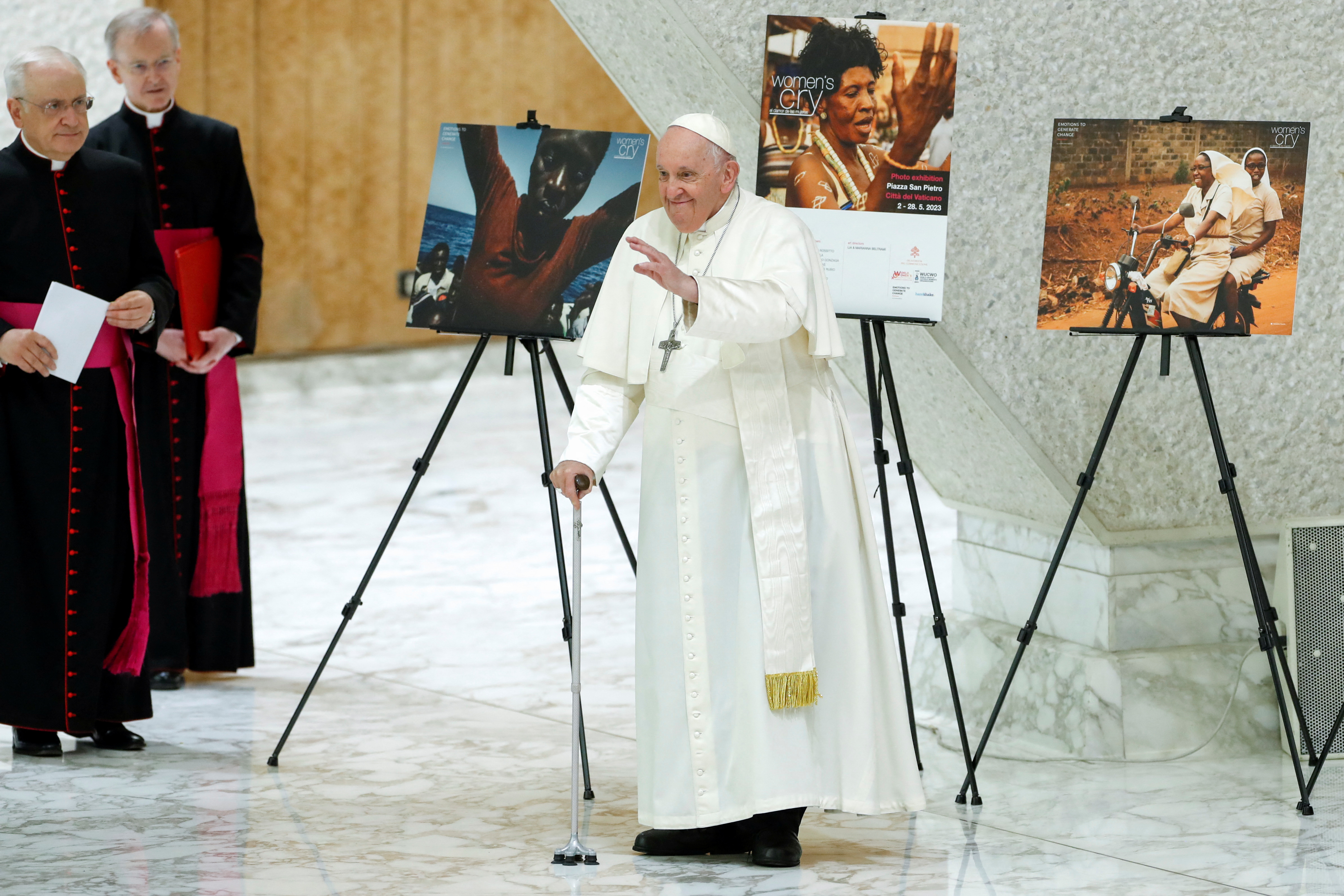 El papa Francisco asiste a la Asamblea General de la UniÃ³n Mundial de Organizaciones Femeninas CatÃ³licas en el Aula Pablo VI, en el Vaticano, el 13 de mayo de 2023. REUTERS/Remo Casilli