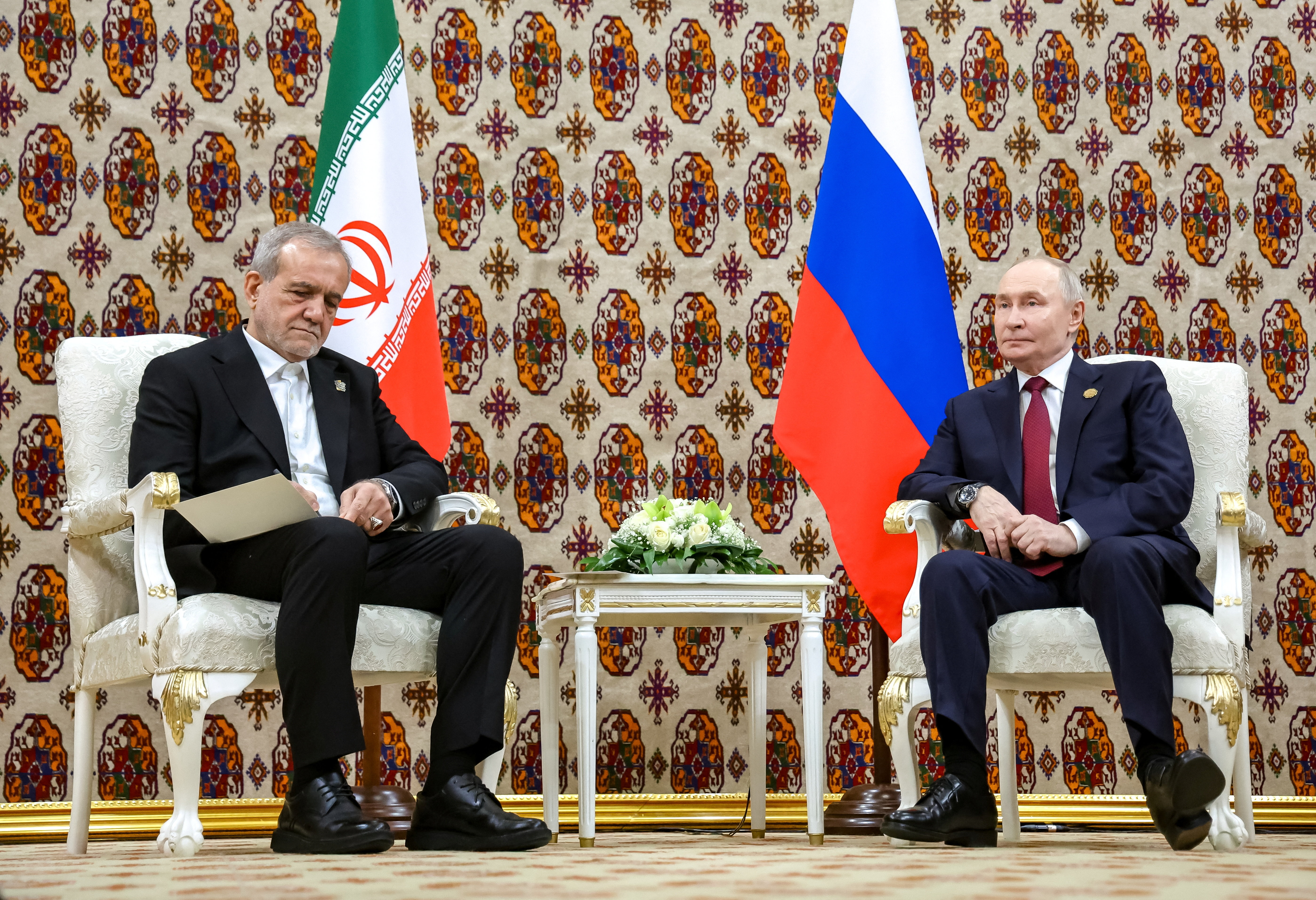 Putin quiere proteger al régimen de Irán: revelan un acuerdo por 588 millones de dólares para reforzar las defensas aéreas de Teherán