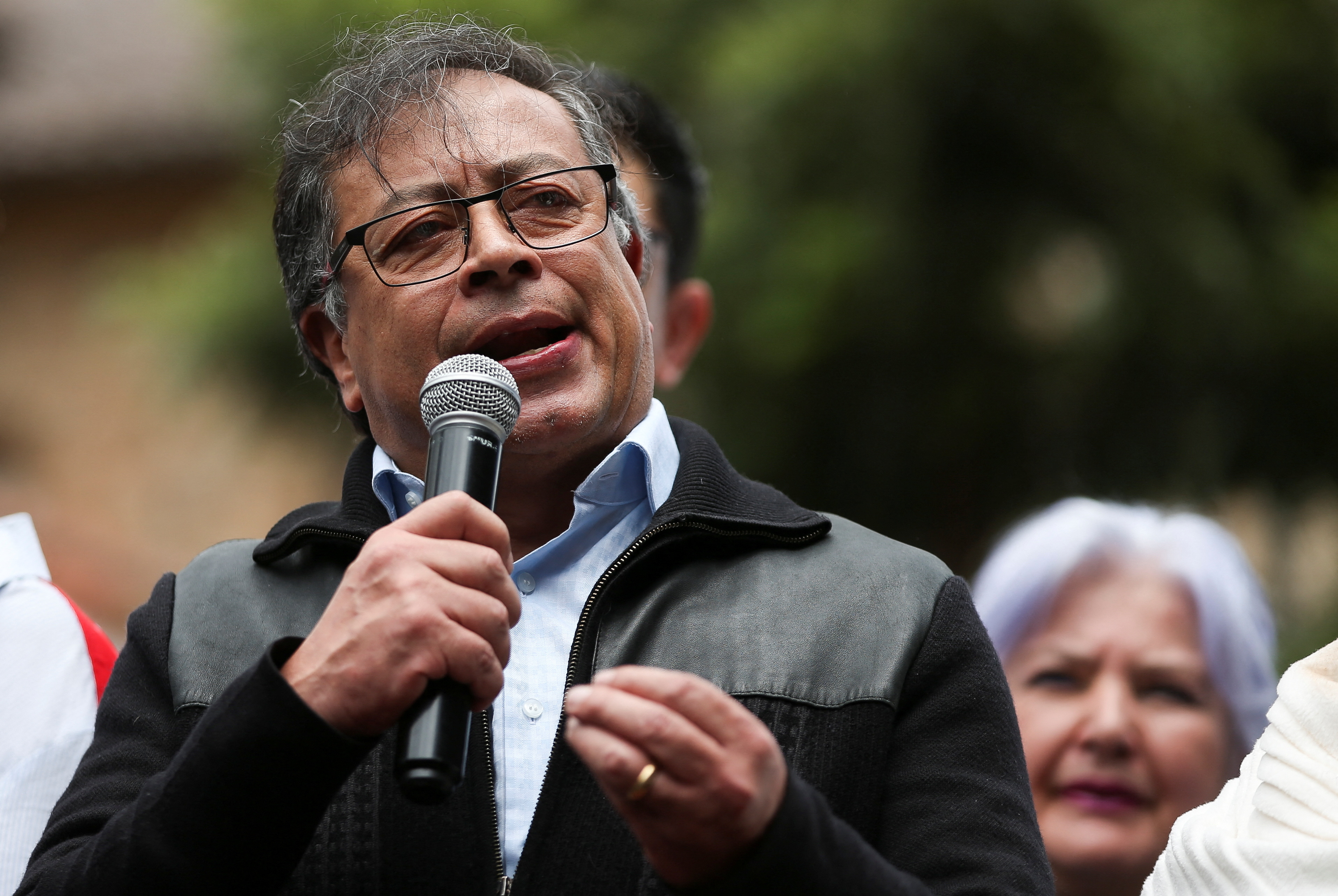 Gustavo Petro celebró la carta de 400 líderes de izquierda que advierten de un “golpe blando” en Colombia