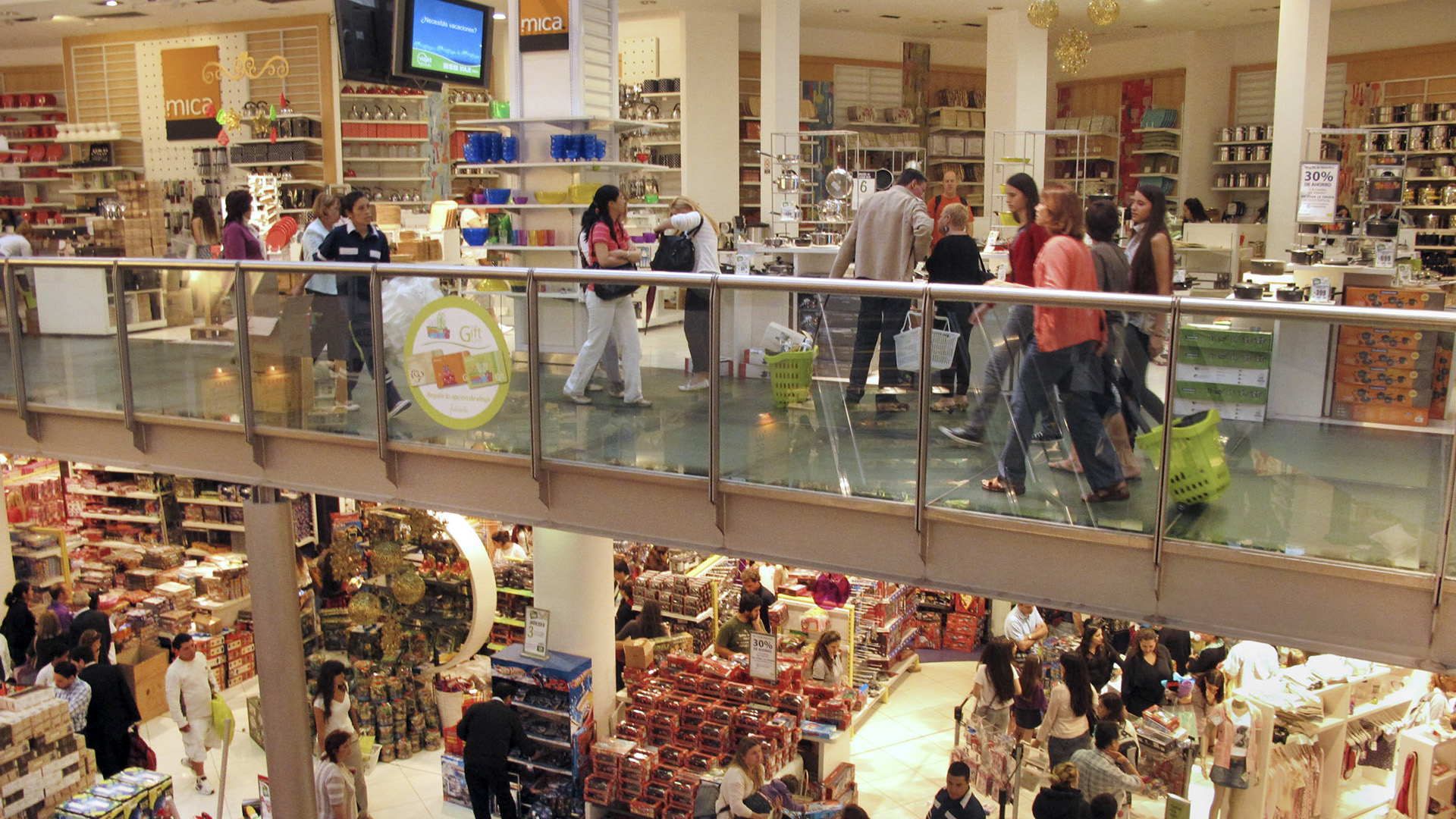 zzzznacp2
NOTICIAS ARGENTINAS
BAIRES, ABRIL 19: (ARCHIVO) El consumo en supermercados repuntó 1,5% y en los centros de compra 6,6% durante febrero último respecto de enero, informó hoy el INDEC.
Foto NA: PLzzzz