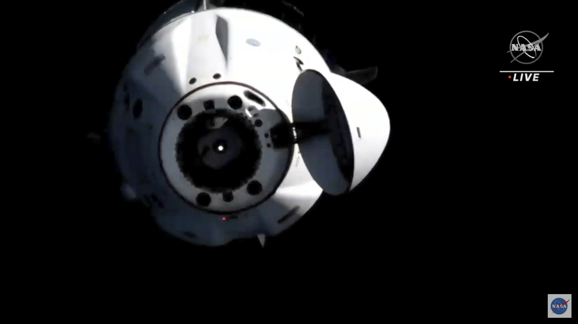 La nave Endurance de SpaceX llegó el jueves sin contratiempos a la Estación Espacial Internacional  (NASA via AP)