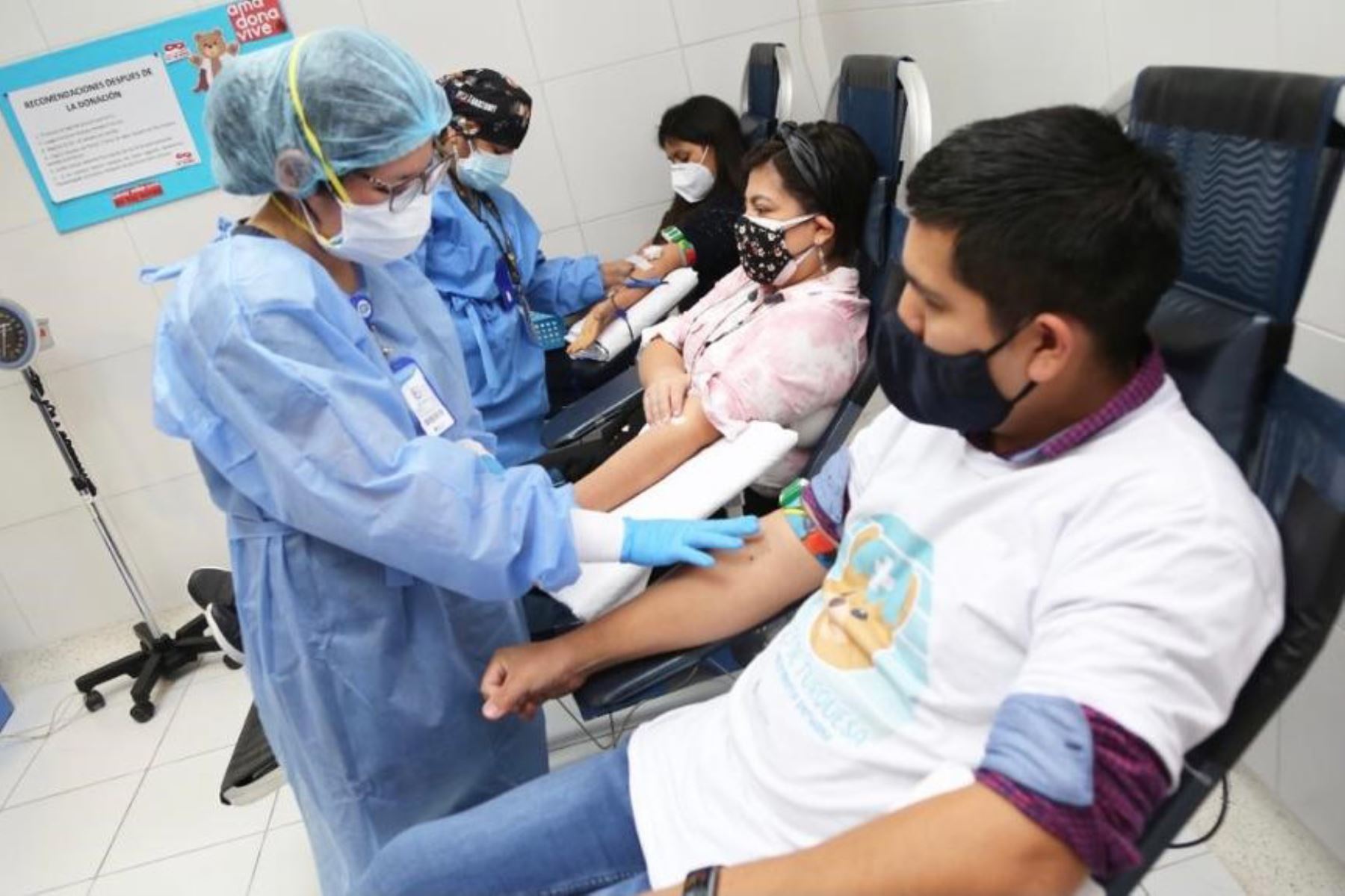 Todos los expertos afirman que el primer requerimiento que debe cumplir un donante de sangre son las ganas de hacerlo Foto: Andina.