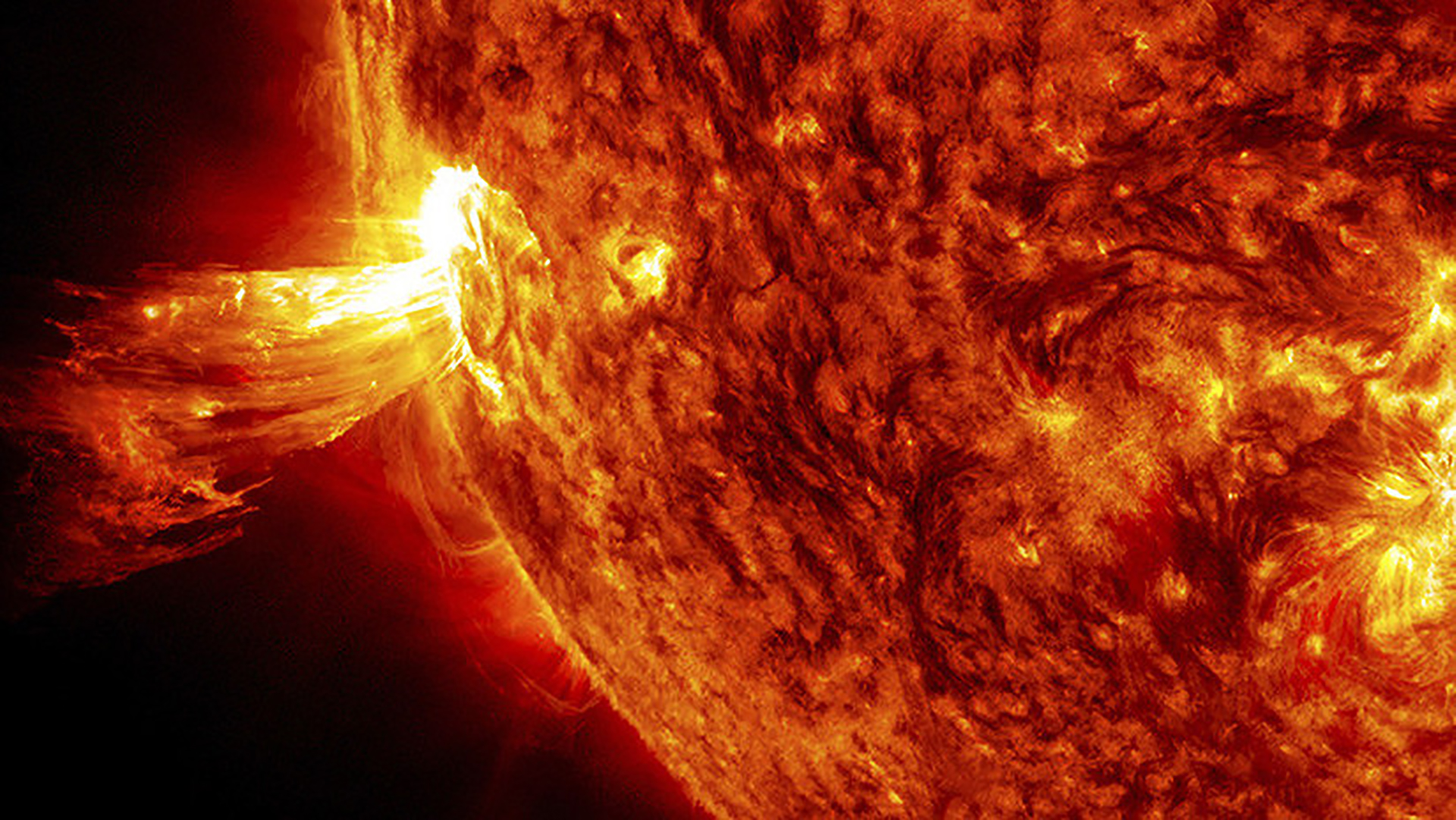 La tormenta magnética es el resultado de la llegada de viento solar a la Tierra (NASA)