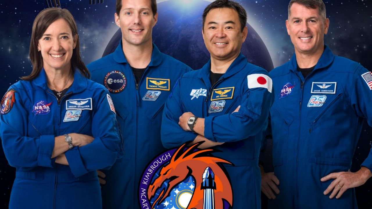 De izquierda a derecha, la astronauta de la NASA Megan McArthur, el astronauta de la Agencia Espacial Europea Thomas Pesquet, el astronauta de la Agencia de Exploración Aeroespacial de Japón, Akihiko Hoshide, y el también astronauta de la NASA Shane Kimbrough. (foto: Minuto México)