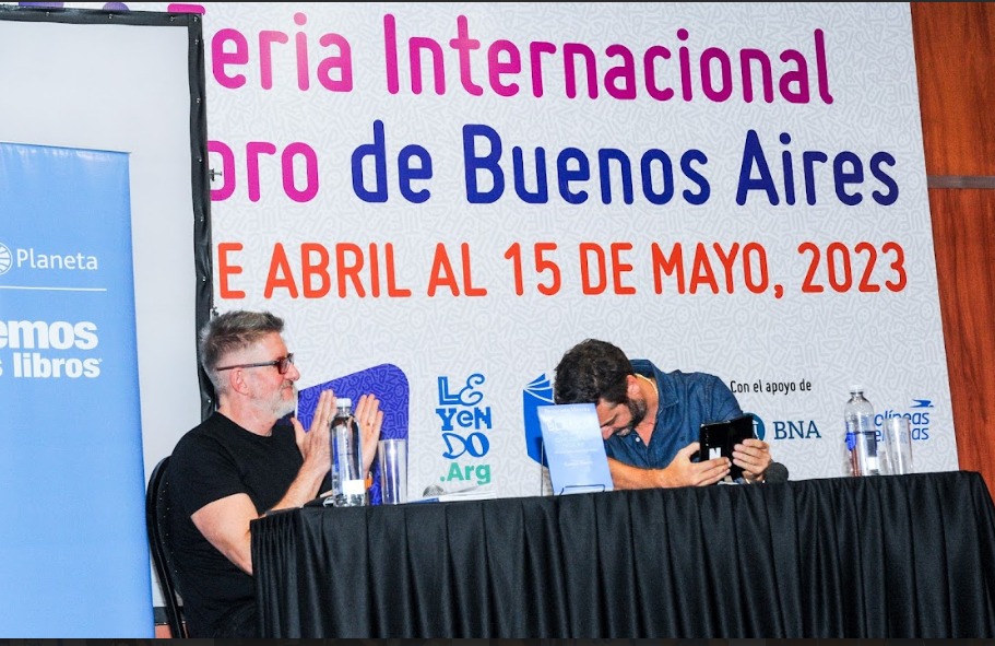 Benjamín Vicuña se emocionó durante la presentación de su libro para su hija Blanca (RS Fotos)