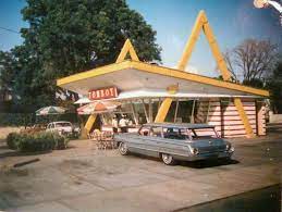 TomBoy fue una cadena de hamburguesas que tenía servicio en el auto. 