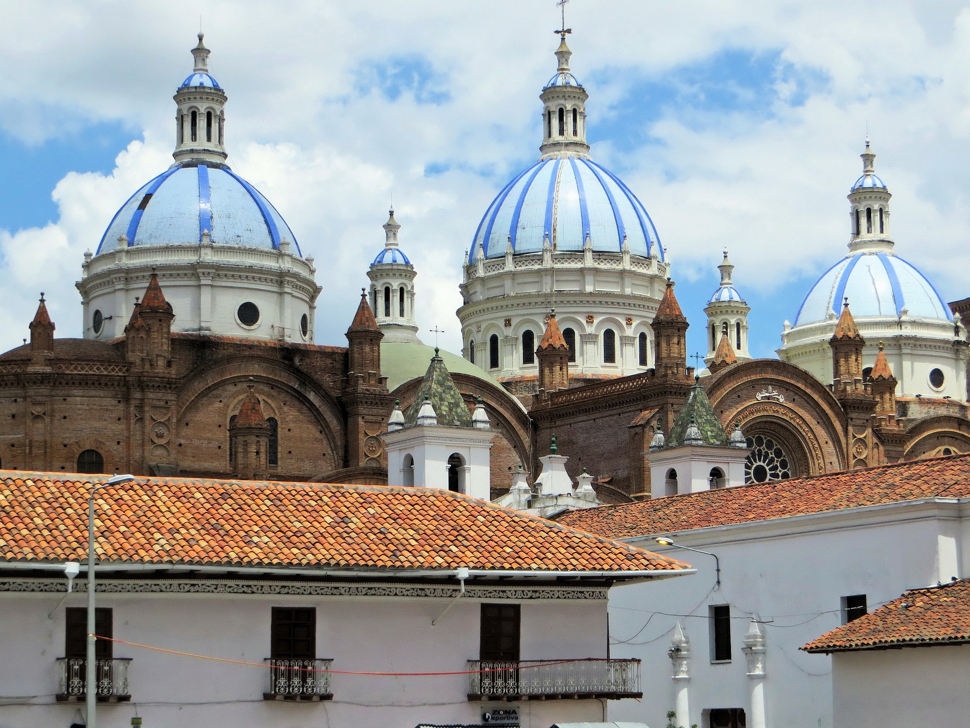 Imagen de la Catedral de Cuenca, ubicada en la ciudad de Cuenca en Ecuador. Foto: Pixabay.