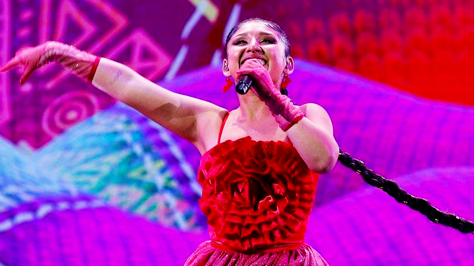 Milena Warthon llegó al Festival Viña del Mar con la canción "Warmisitay".