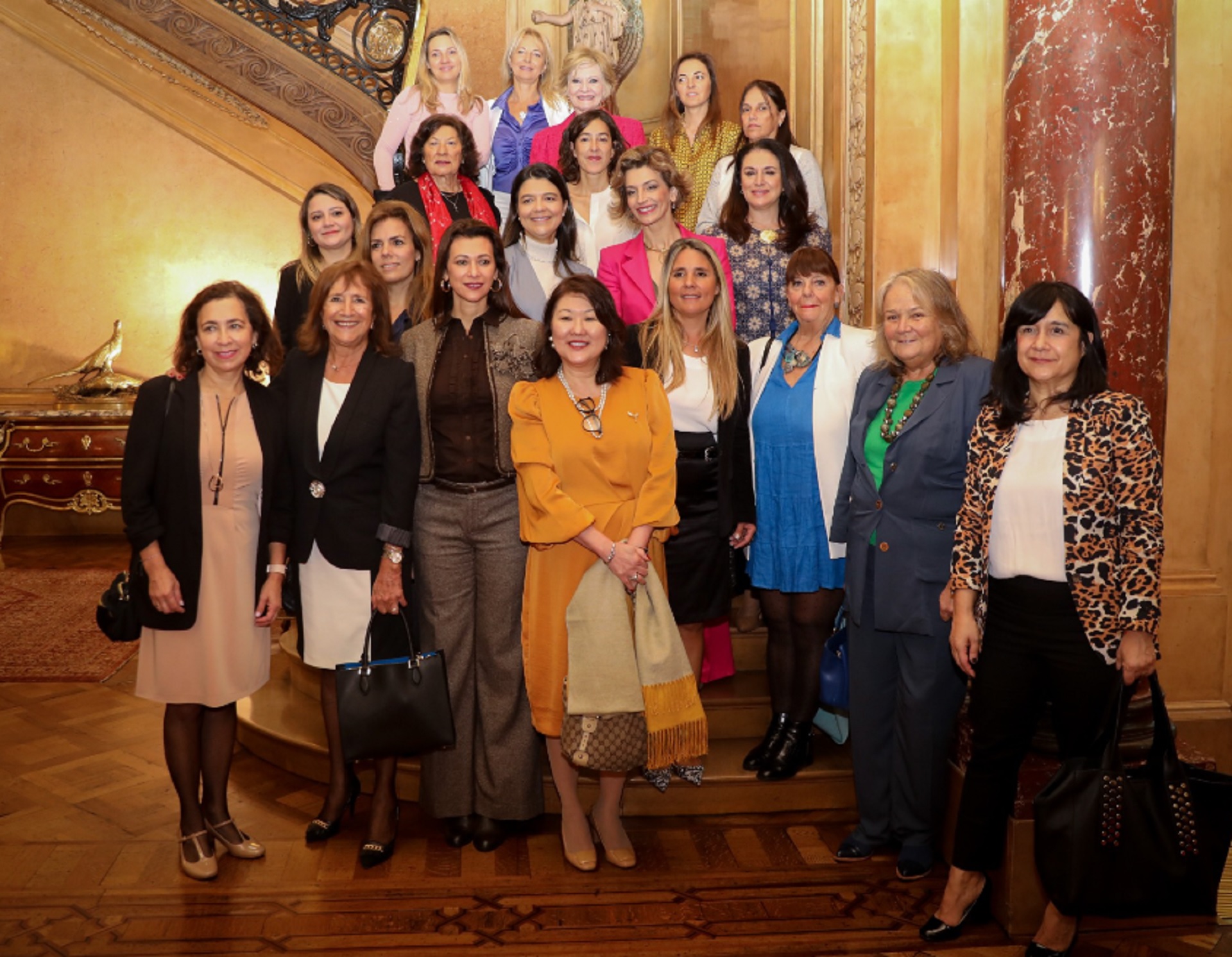 Todas las participantes de los cuatro países en la sede de la Cancillería argentina