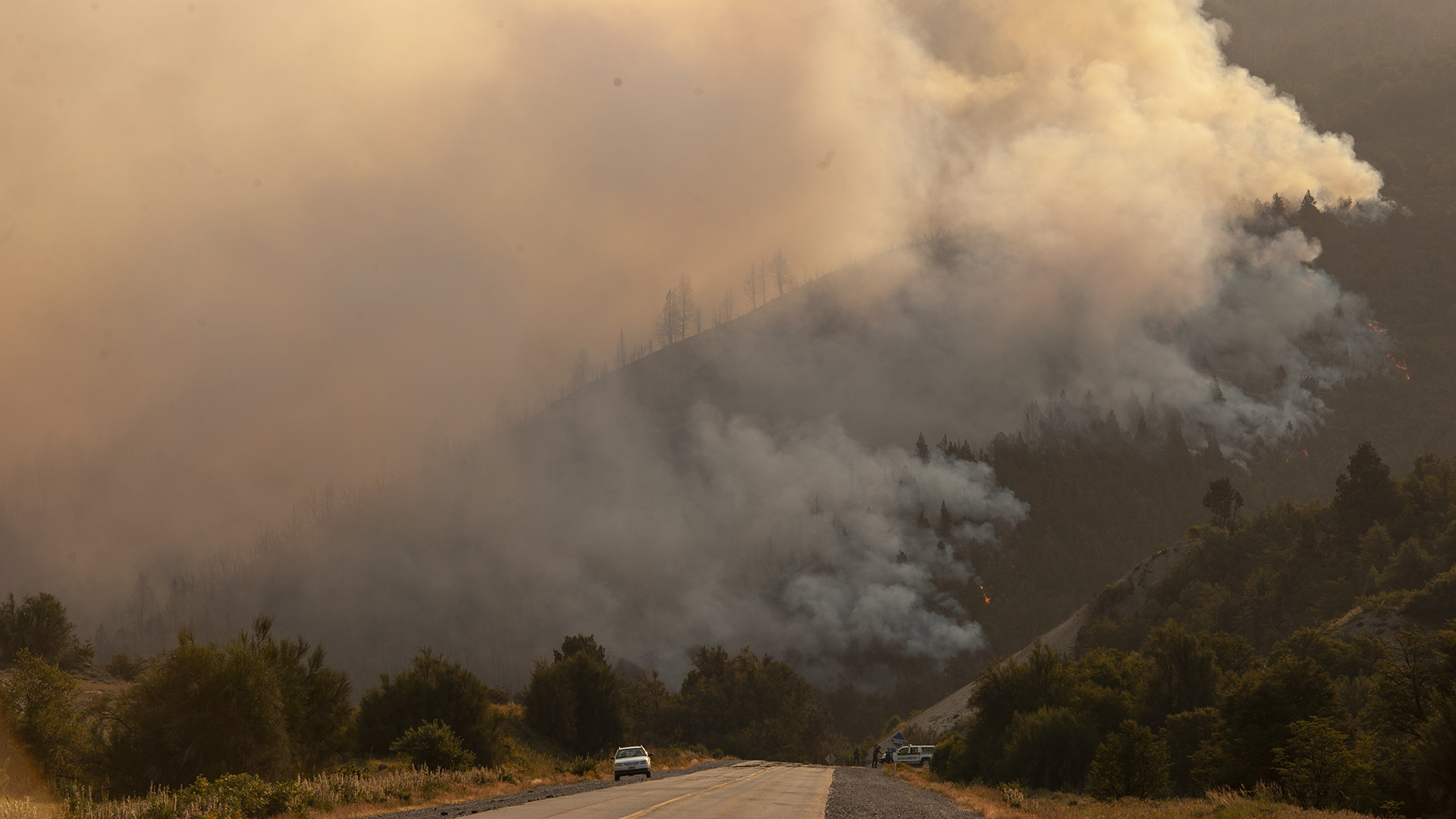 El humo proviene de los distintos incendios forestales (Alejandra Bartoliche/Telam)