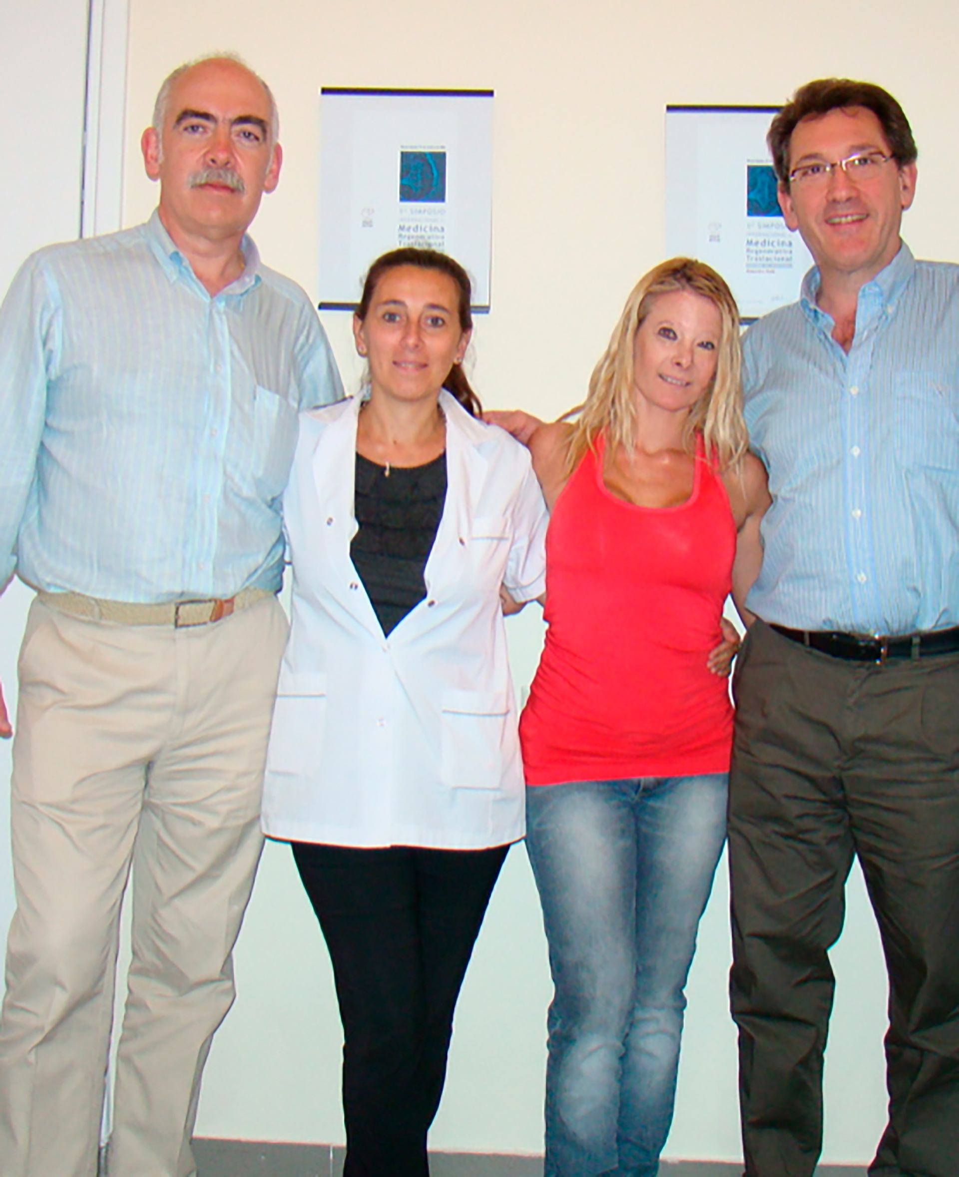 Dr. da Silva Minas with the dancer Lorena Paranyez and Dr. Sánchez / (Courtesy Dra. da Silva Minas)
