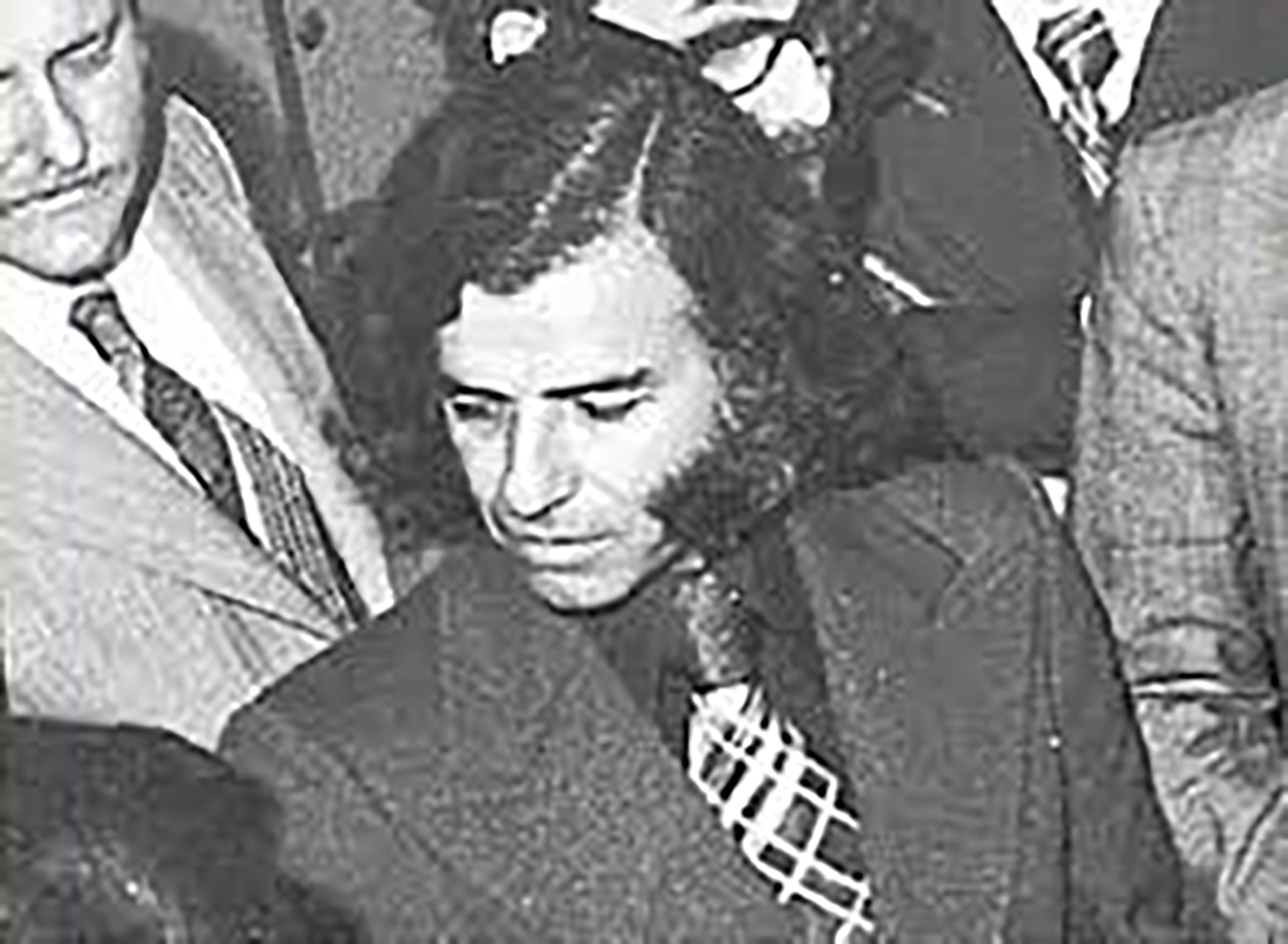 Abogado, recibido en la Universidad Nacional de Córdoba, Carlos Saúl Menem cobró por primera vez notoriedad pública al defender a presos políticos durante el gobierno de facto de Pedro Eugenio Aramburu, tras el golpe de estado de 1955