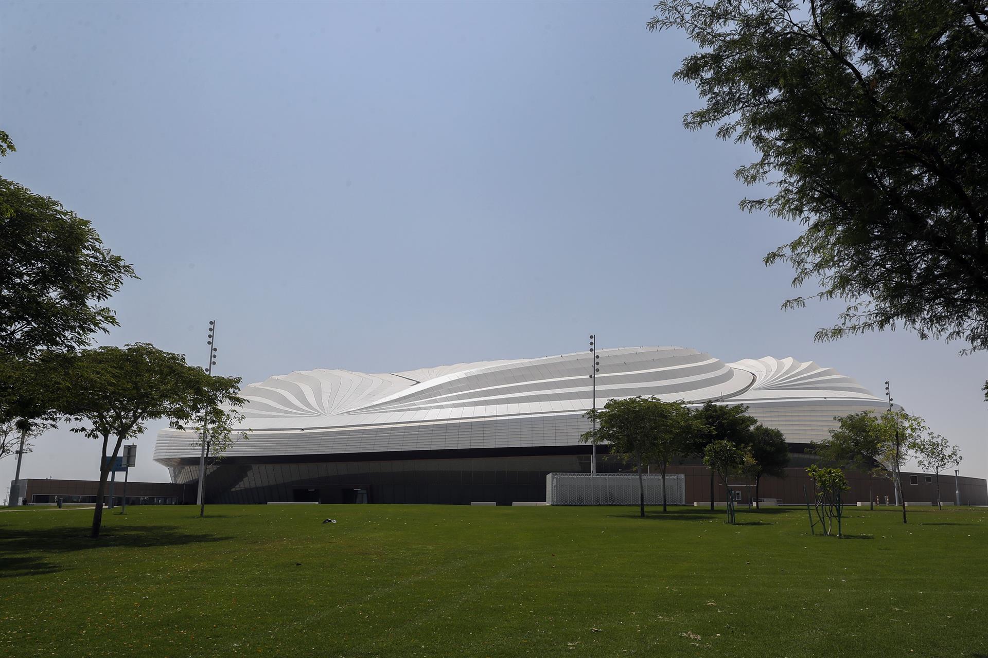 Vista exterior del estadio Al Janoub, diseñado por Zaha Hadid (Foto: EFE/ Alberto Estevez)