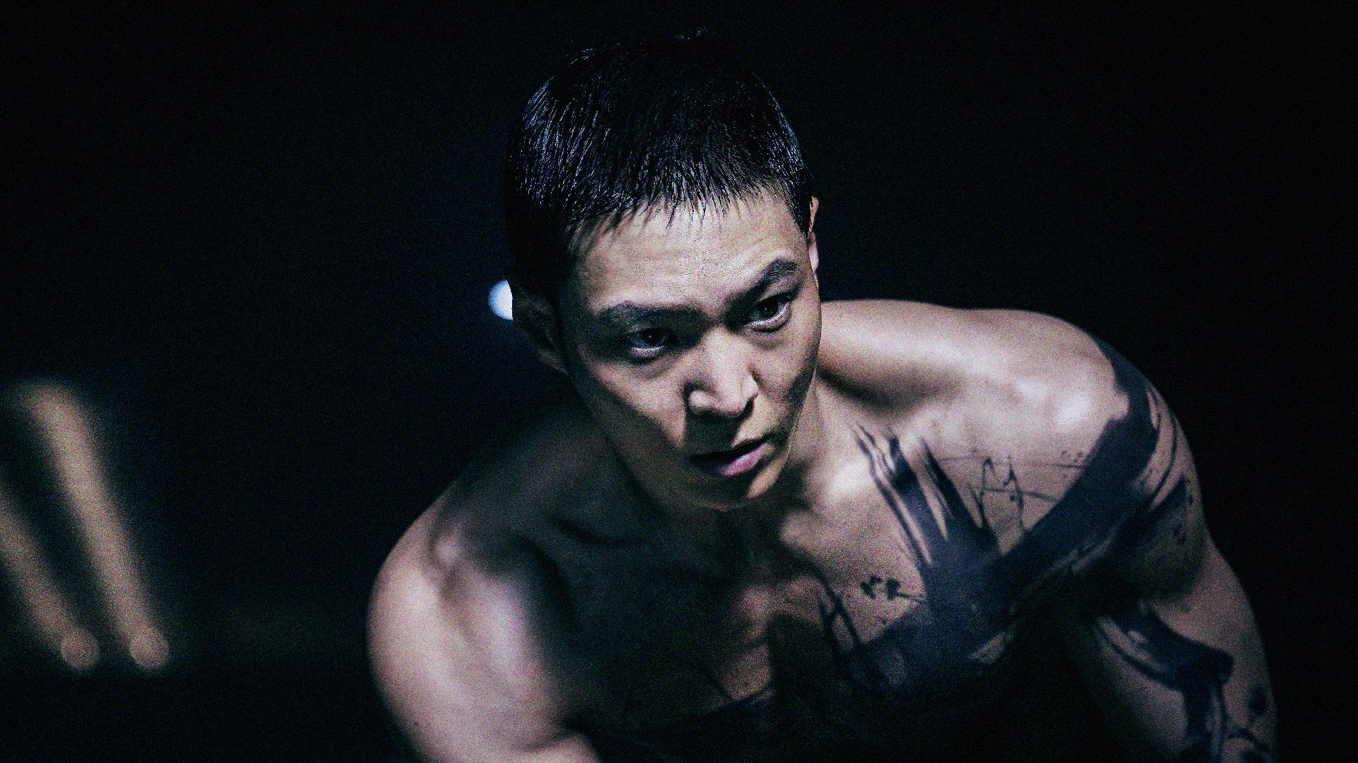 Joo Won interpreta a Carter, un hombre sin recuerdos asignado a una misión peligrosa.  (Netflix)