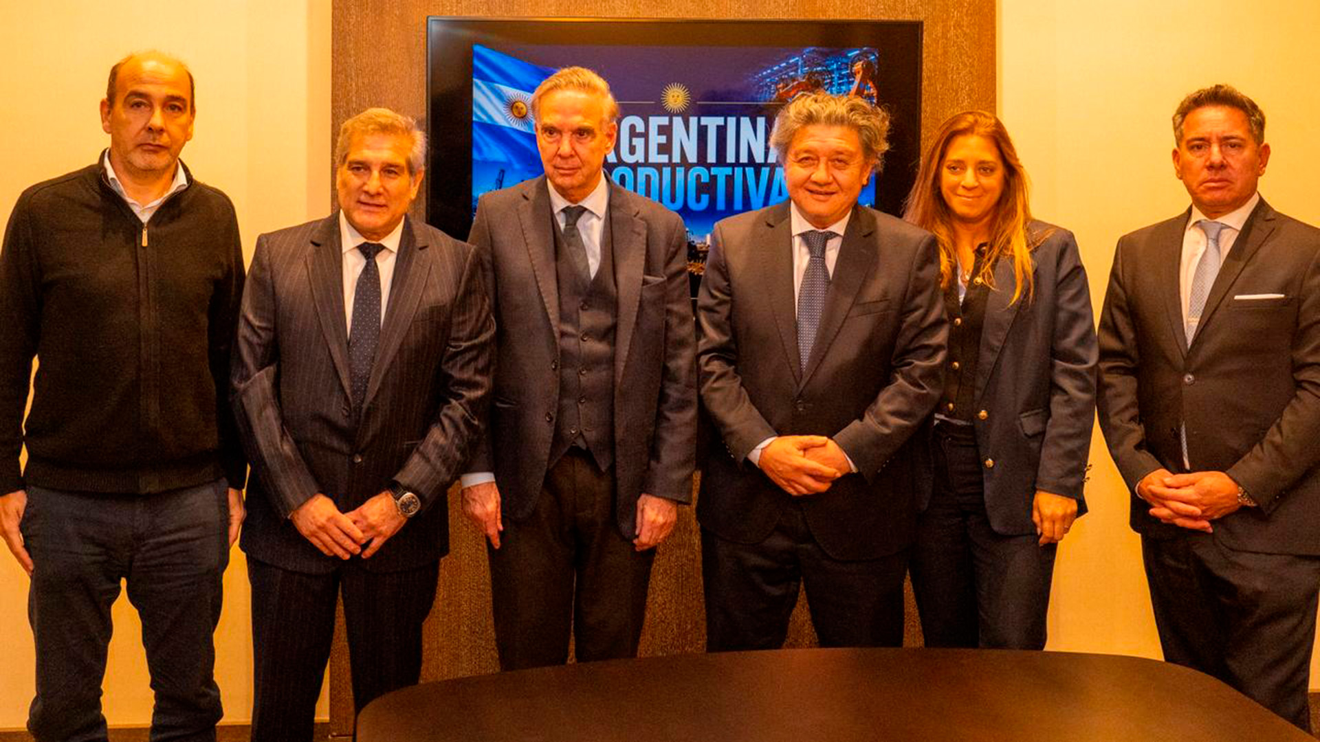Miguel &Aacute;ngel Pichetto y Carlos Kikuchi encabezaron el encuentro 