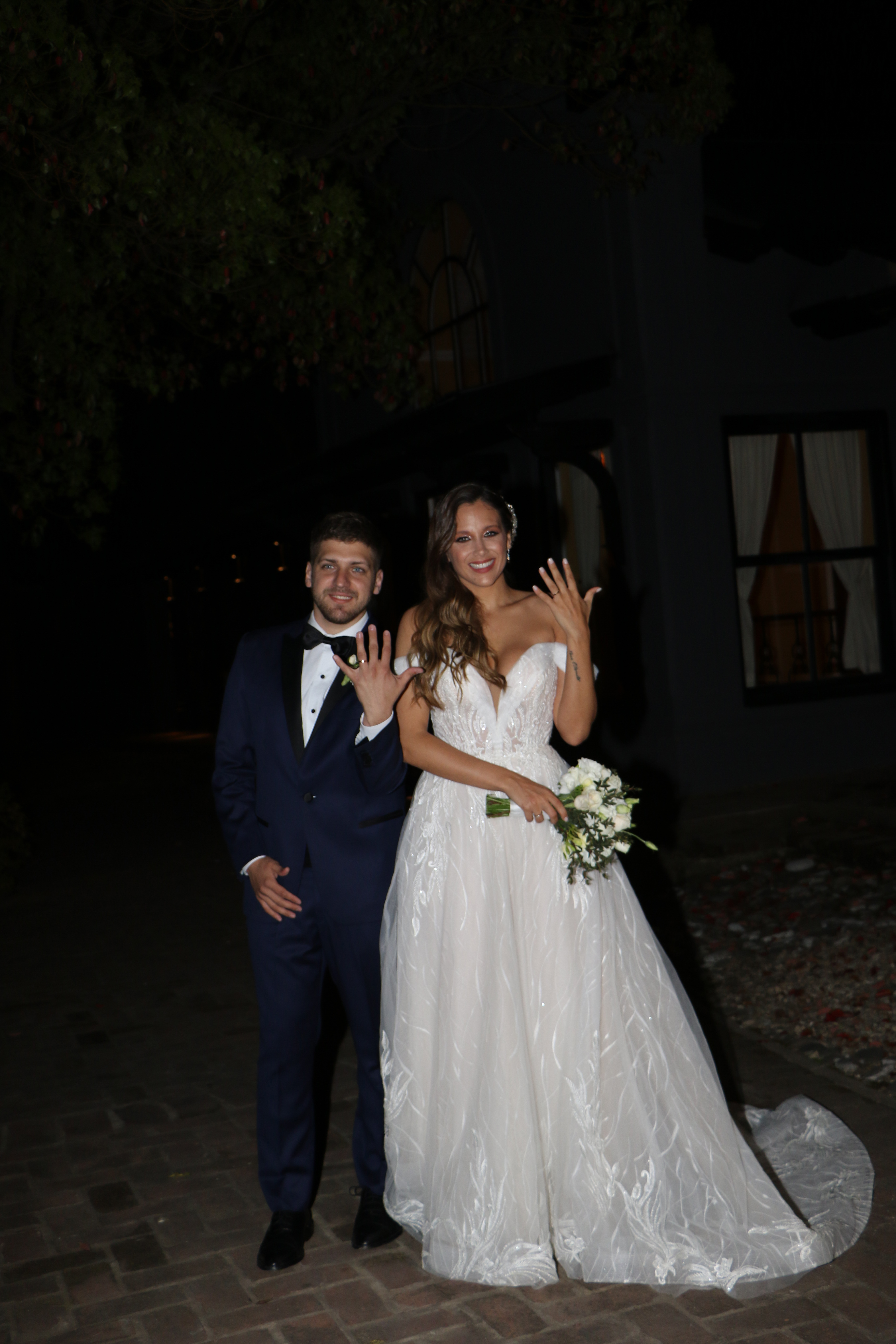 Barbie Vélez y Lucas Rodríguez celebraron su boda: los mejores looks de un  día soñado - Infobae