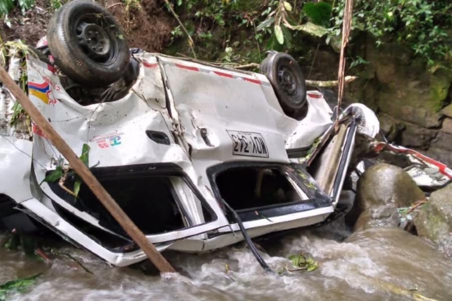 Deux Enfants Et Une Femme Sont Morts Dans Un Accident De Bus Sur L