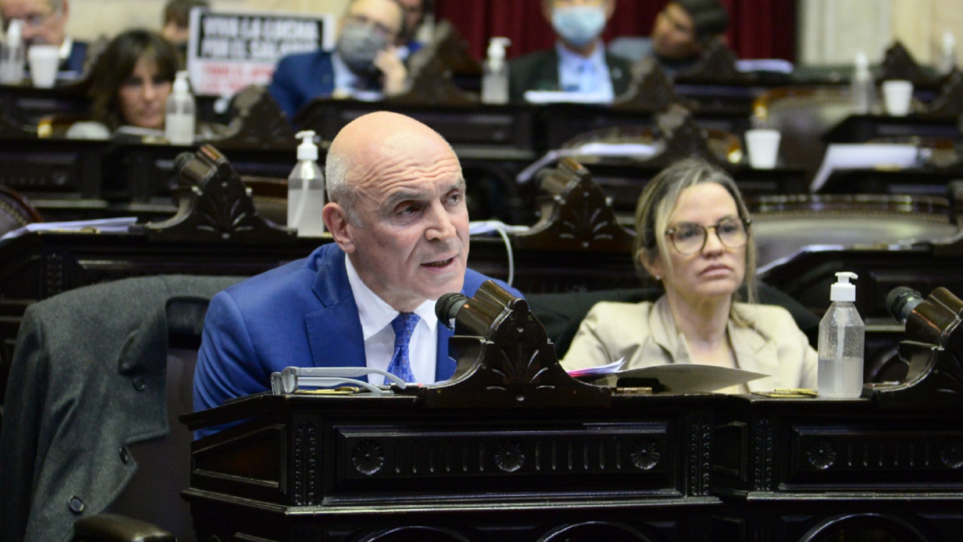El diputado José Luis Espert cuestionó alertó sobre la inestabilidad del sistema financiero