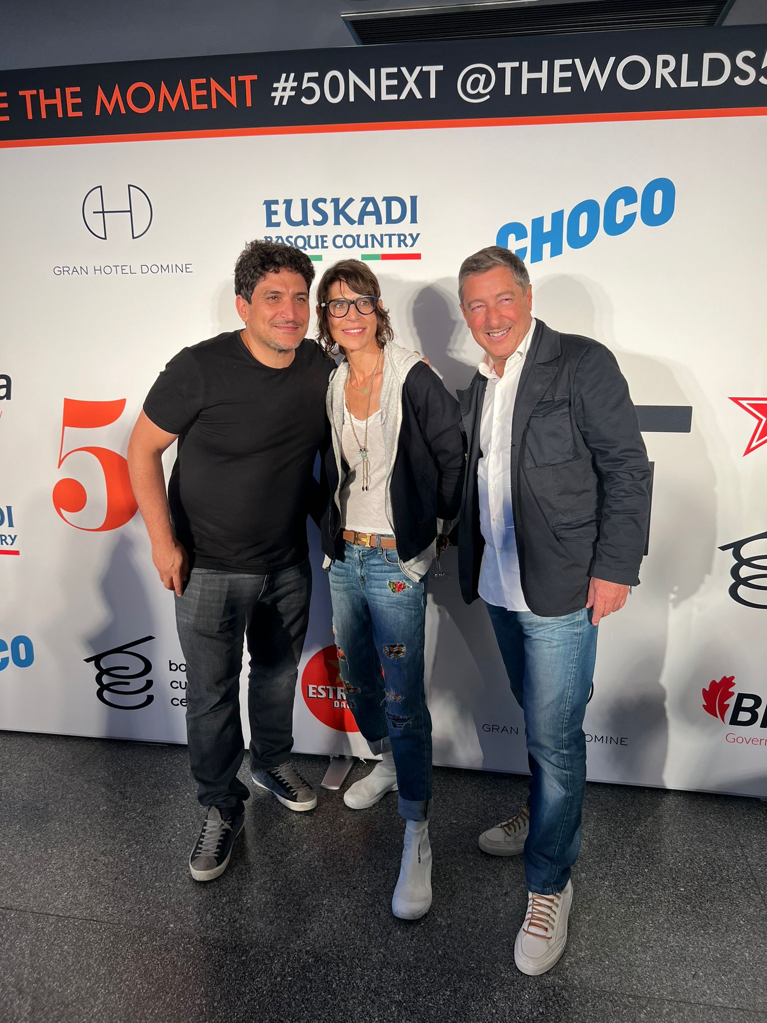La gala de Bilbao contó además con varios coloquios, con ponentes del nivel del español Joan Roca (El Celler de Can Roca), el argentino afincado en Francia Mauro Colagreco (Mirazur) o de la francesa afincada en San Francisco Dominique Creen (Atelier Creen) (Twitter)