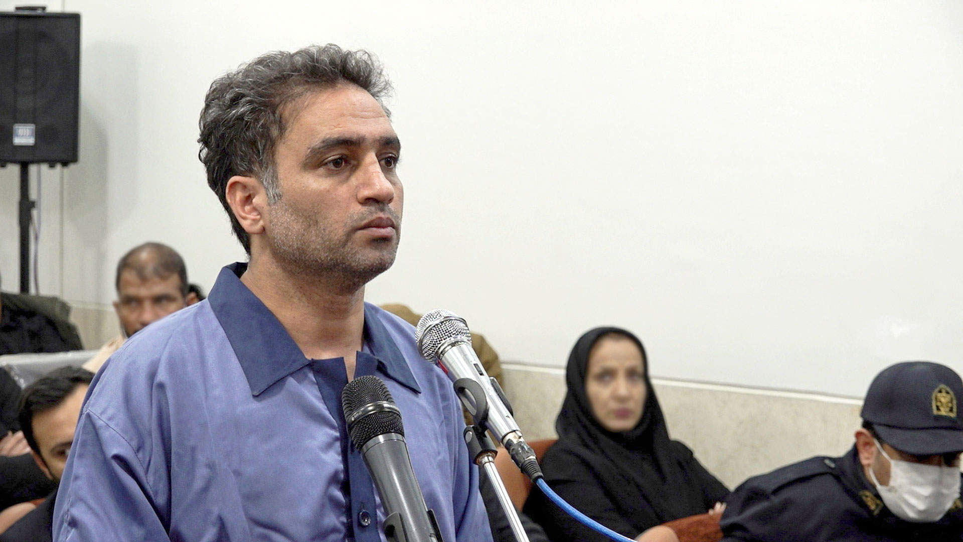Foto publicada por la agencia de noticias Mizan el 9 de enero de 2023:  Saeed Yaghoubi asiste a su juicio en el tribunal de la ciudad de Isfahan, Irán (Agencia de noticias Mizan vía AP)