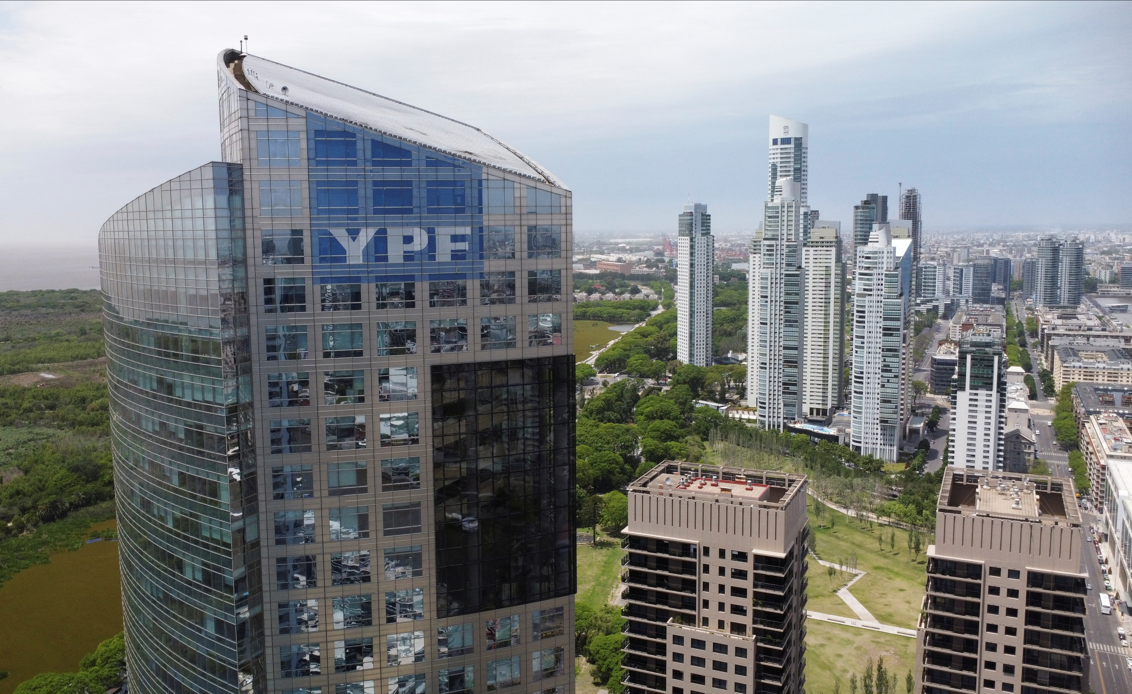 YPF, otra vez r&eacute;cord: la petrolera anunci&oacute; el mayor resultado operativo de su historia y una utilidad neta de USD 1.200 millones