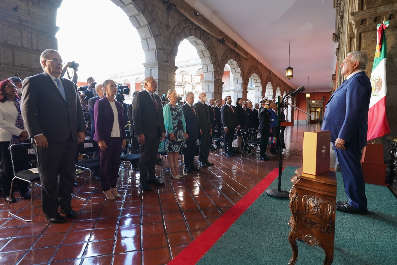 Las corcholatas aparecieron en primera fila durante el discurso de AMLO (Foto: Presidencia de México)