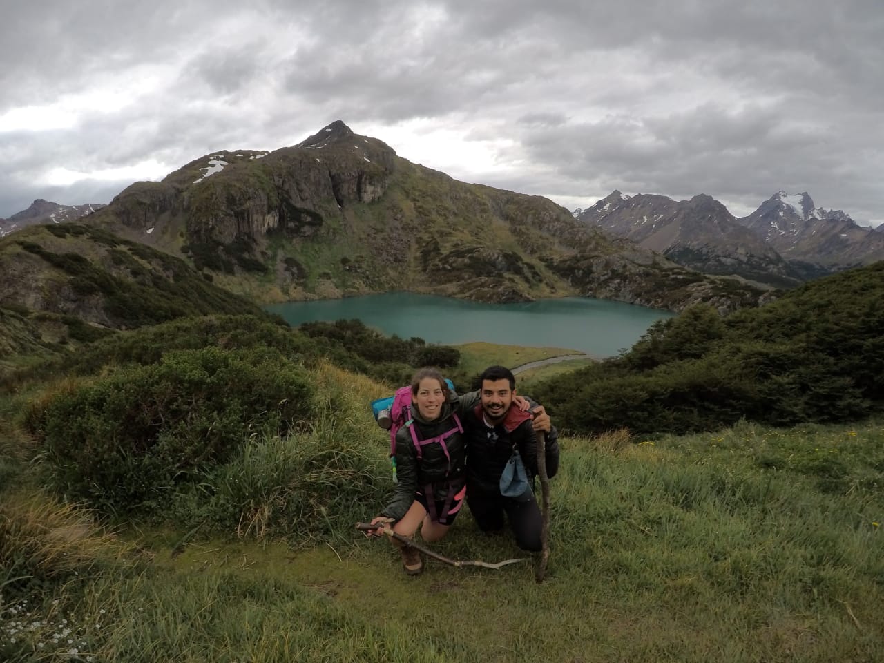 Carlos y Agustina de viaje por Ushuaia, lo relató en su redes @viajandoand0