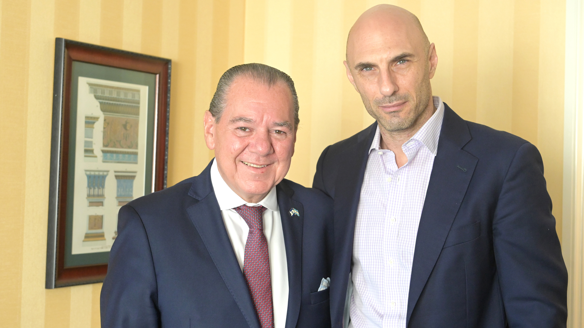 Avi Jorisch junto a Mario Montoto, presidente de la editorial TAEDA (Fernando Calzada)