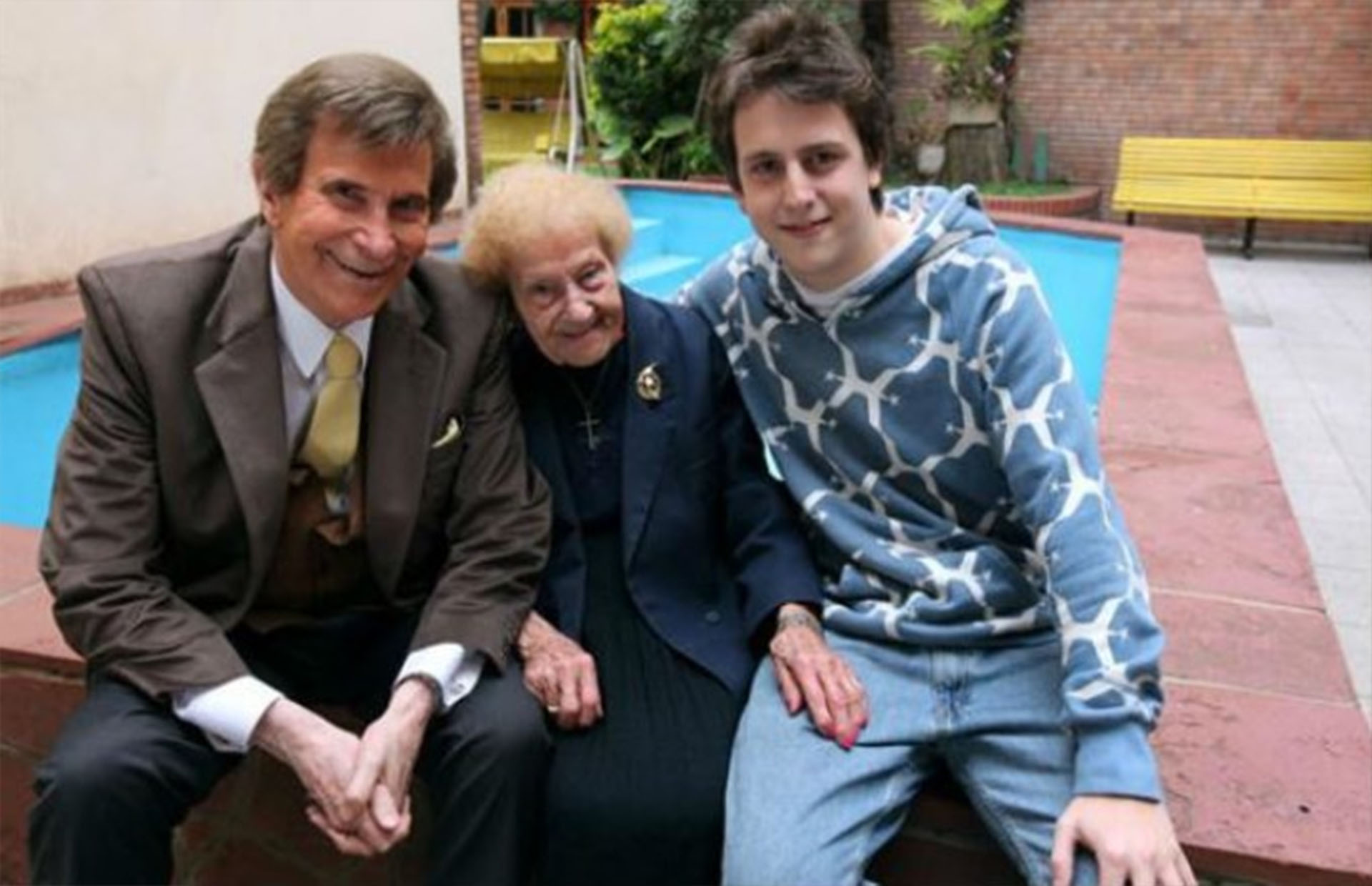 Silvio Soldán junto a su mamá Tita y su hijo Cristian