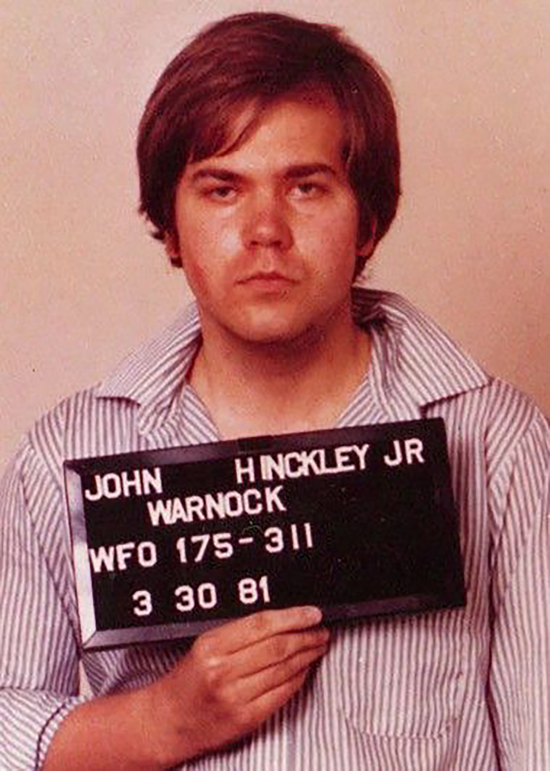 Foto policial del FBI de John Hinckley Jr el 30 de marzo de 1981