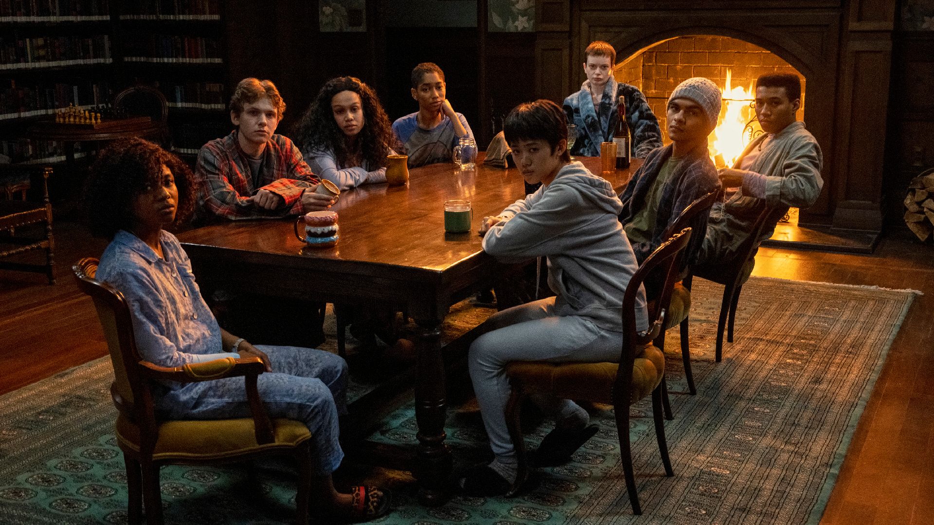 “El club de la medianoche”: otra adaptación del creador de “La maldición de Hill House” que llegará a Netflix