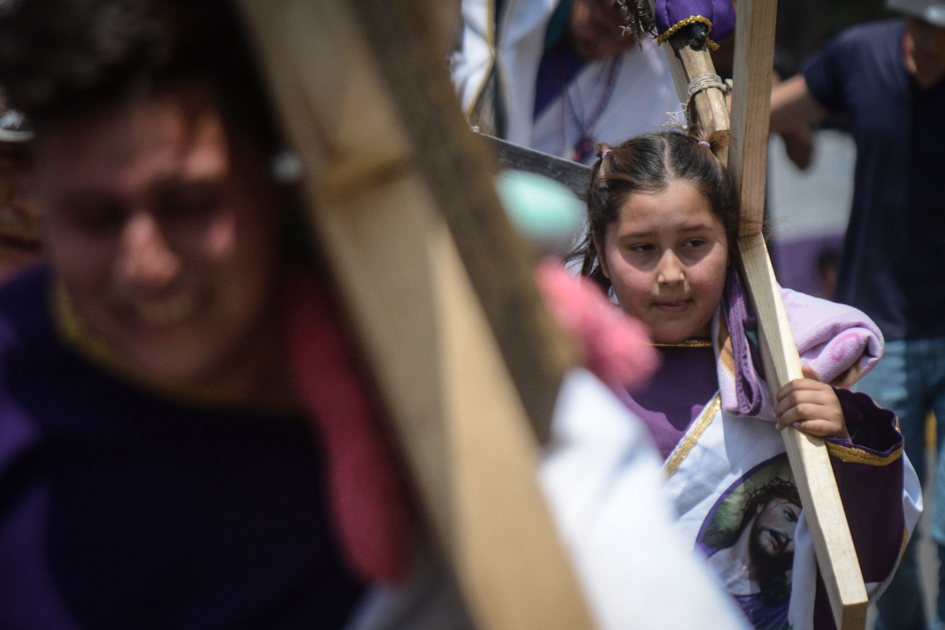 En Iztapalapa se lleva a cabo el Viacrucis más emblemático de México 
Fotografía: CUARTOSCURO