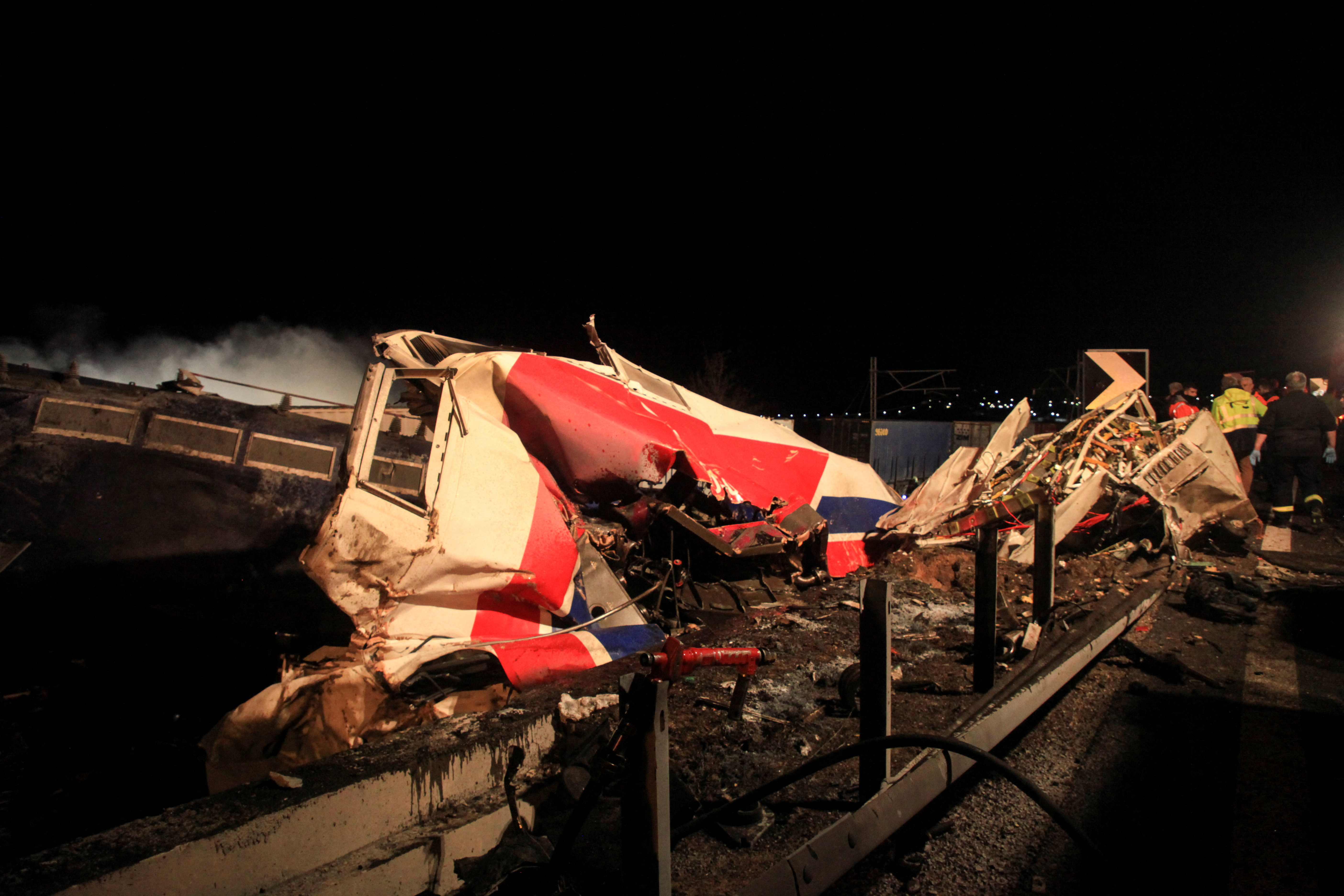 De los 350 pasajeros, al menos 50 están heridos, 20 de ellos de gravedad (REUTERS)