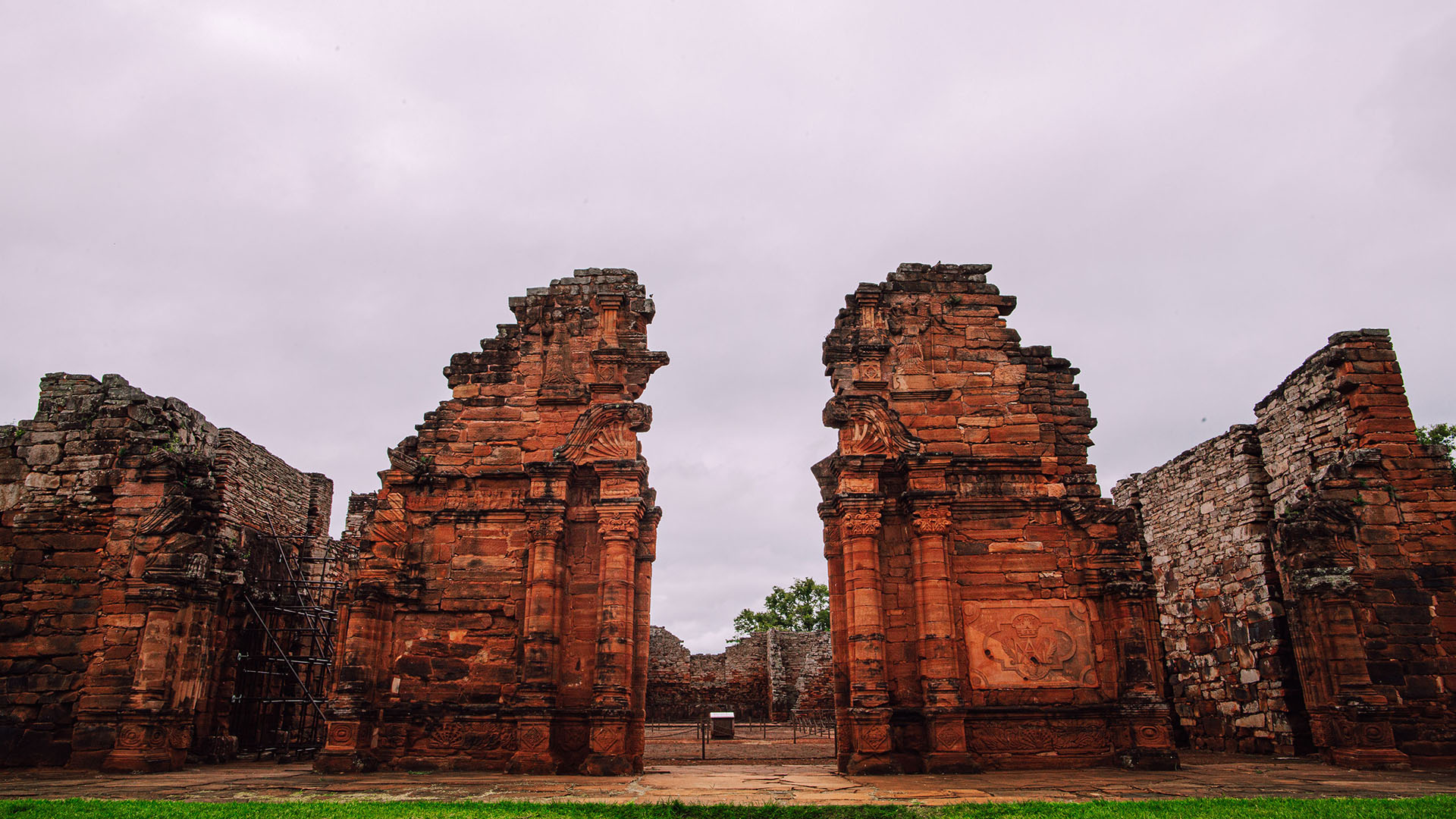 ¿Cómo se protege el patrimonio histórico en Argentina y qué desafíos enfrenta su conservación?