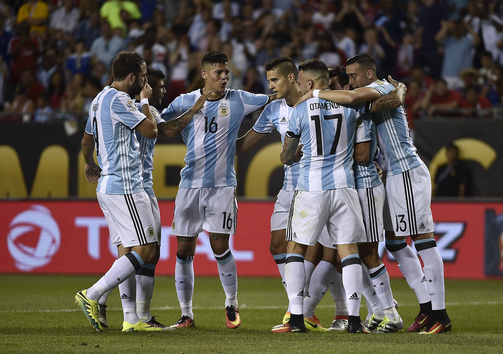 De destacarse en River Plate, jugar en la Selecci&oacute;n y ganar el Pusk&aacute;s a ser fichado como "utilero"