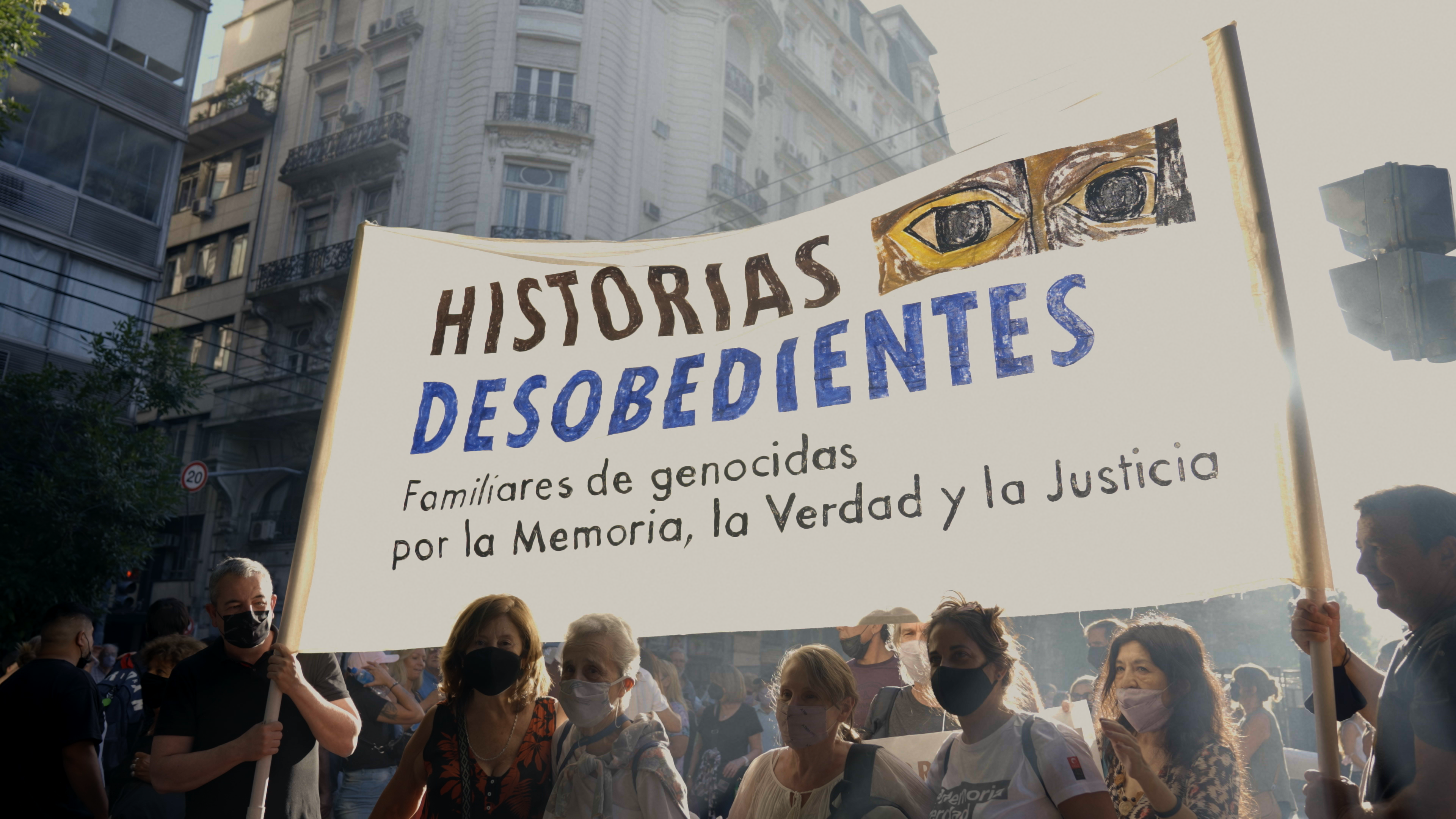 "Siempre ha sido difícil desobedecer": los hijos de los represores de la dictadura cuentan sus historias de culpa y vergüenza