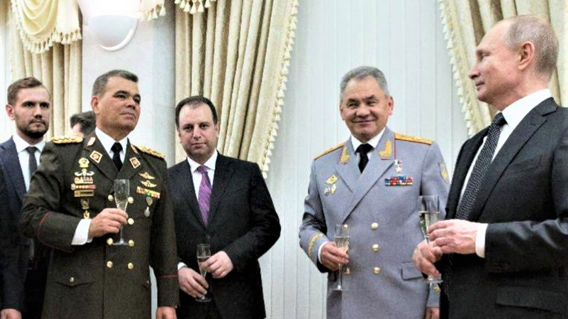 La relación del ministro de Defensa con Putin ha sido notoria desde hace años