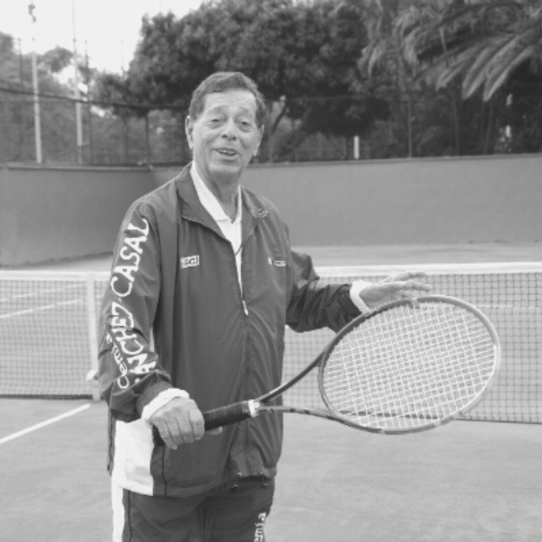 Fallece a los 87 años el extenista William 'El pato' Álvarez, recordado por ser parte del Equipo Colombia que debutó en la Copa Davis en 1959. Foto @fedecoltenis.