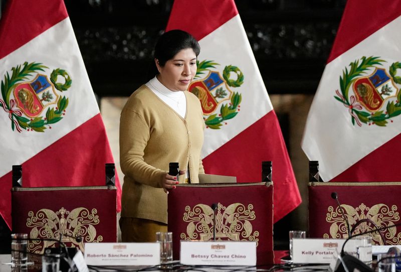 Betssy Chávez convocó a sus ministros a la PCM minutos antes del golpe de Estado. 
