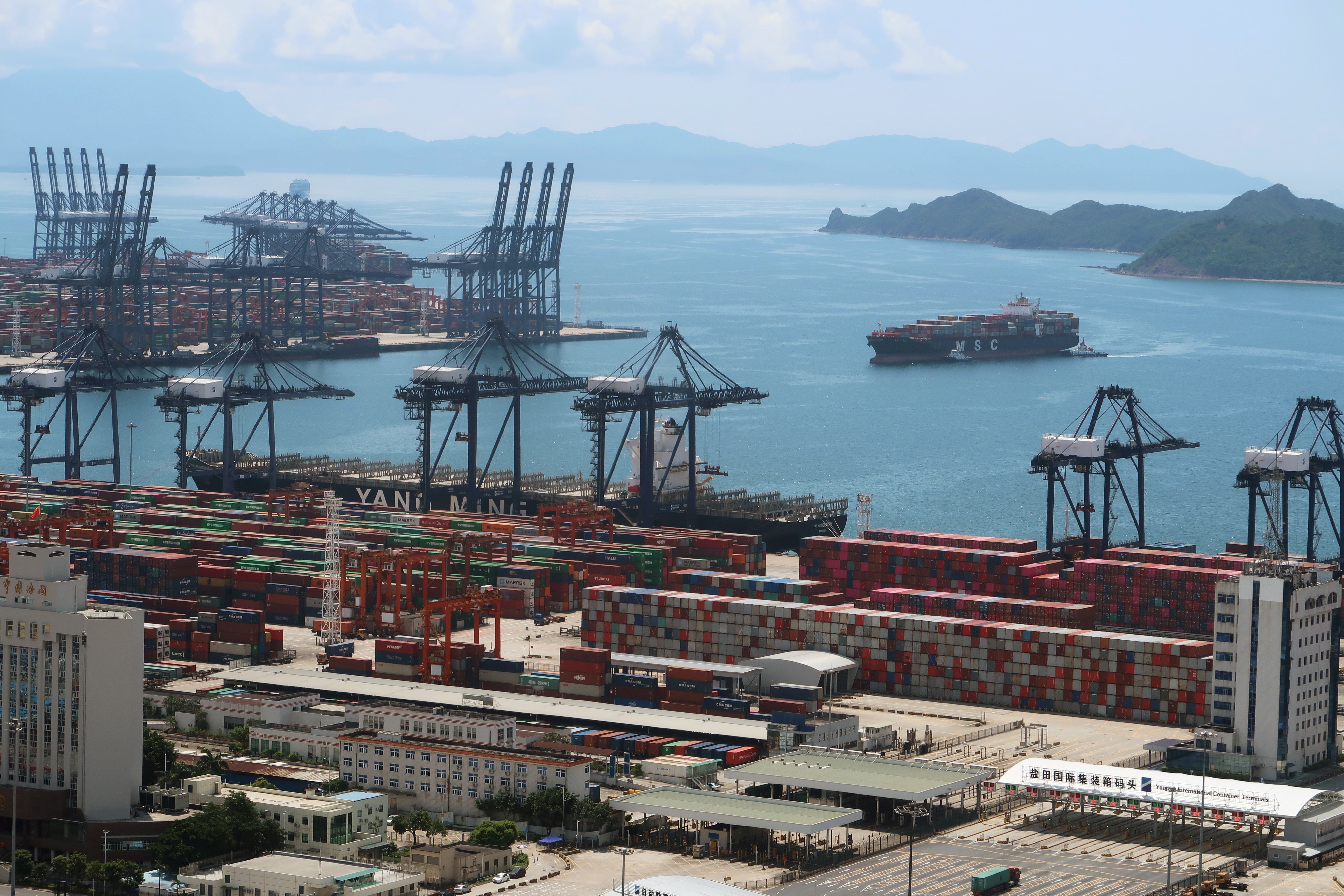 El puerto de Yantian, en Shenzhen, debió cerrar la última semana de mayo por un brote de coronavirus (Foto: REUTERS/Martin Pollard)
